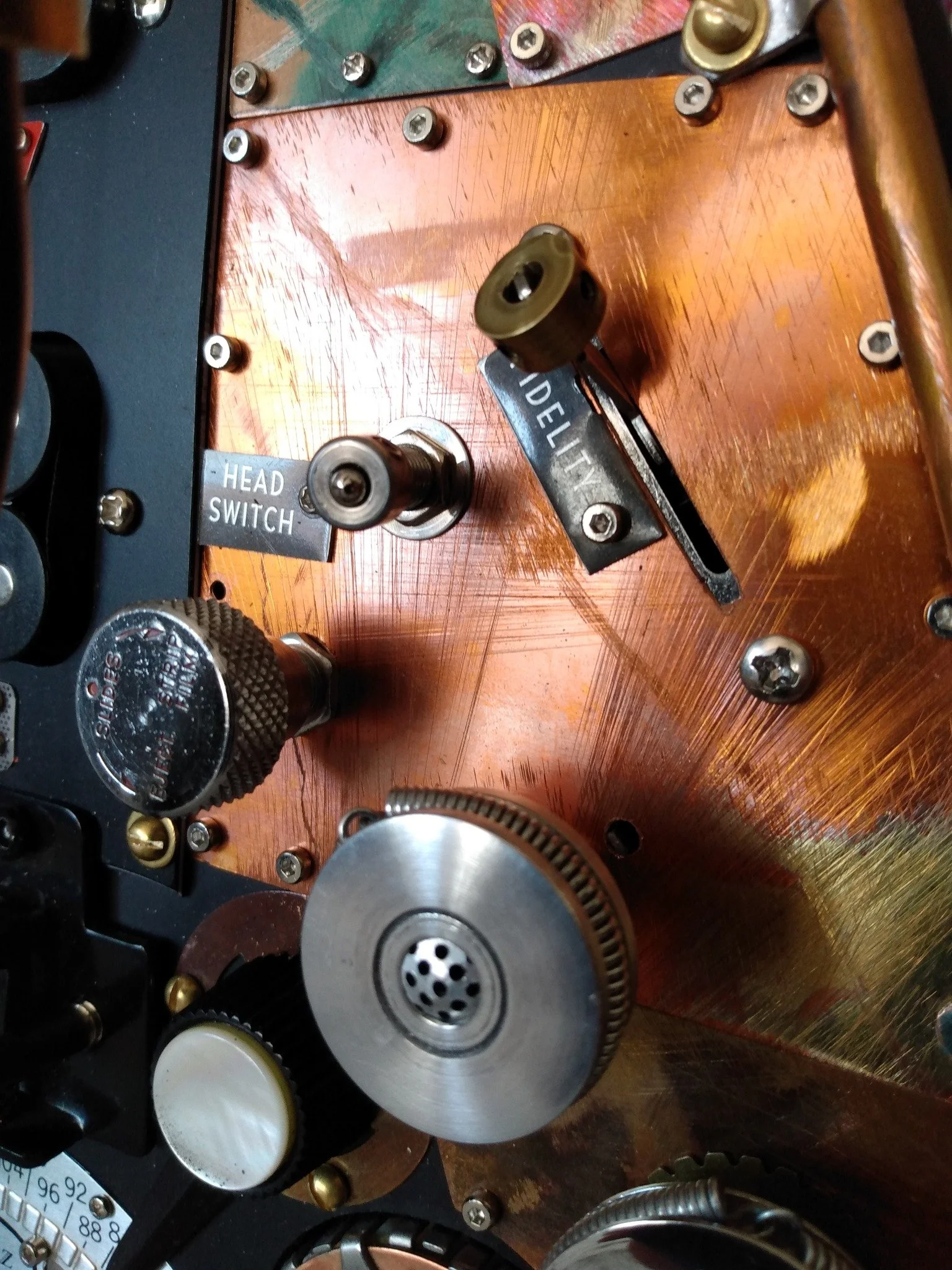 LaBelle Guitar lower bout.jpg