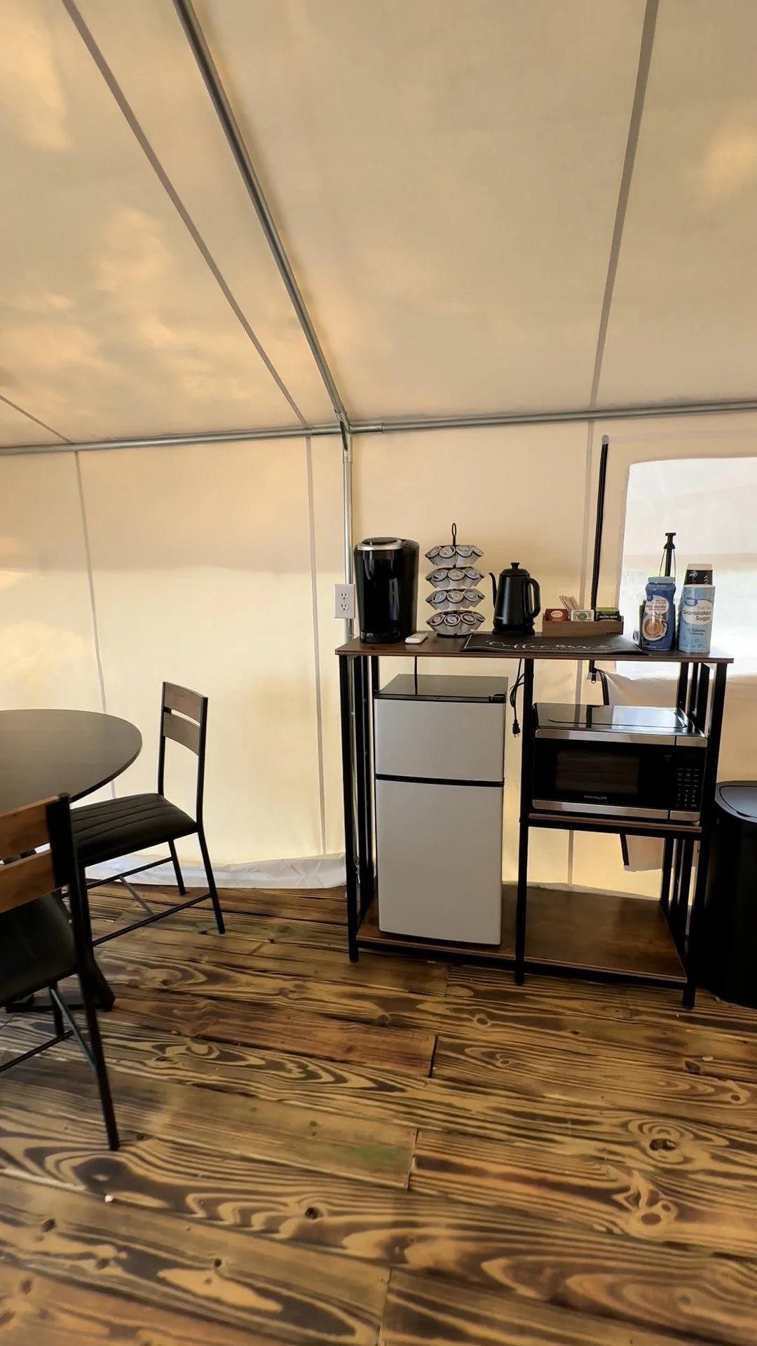 Kitchenette in Grand & Cozy Canvas
