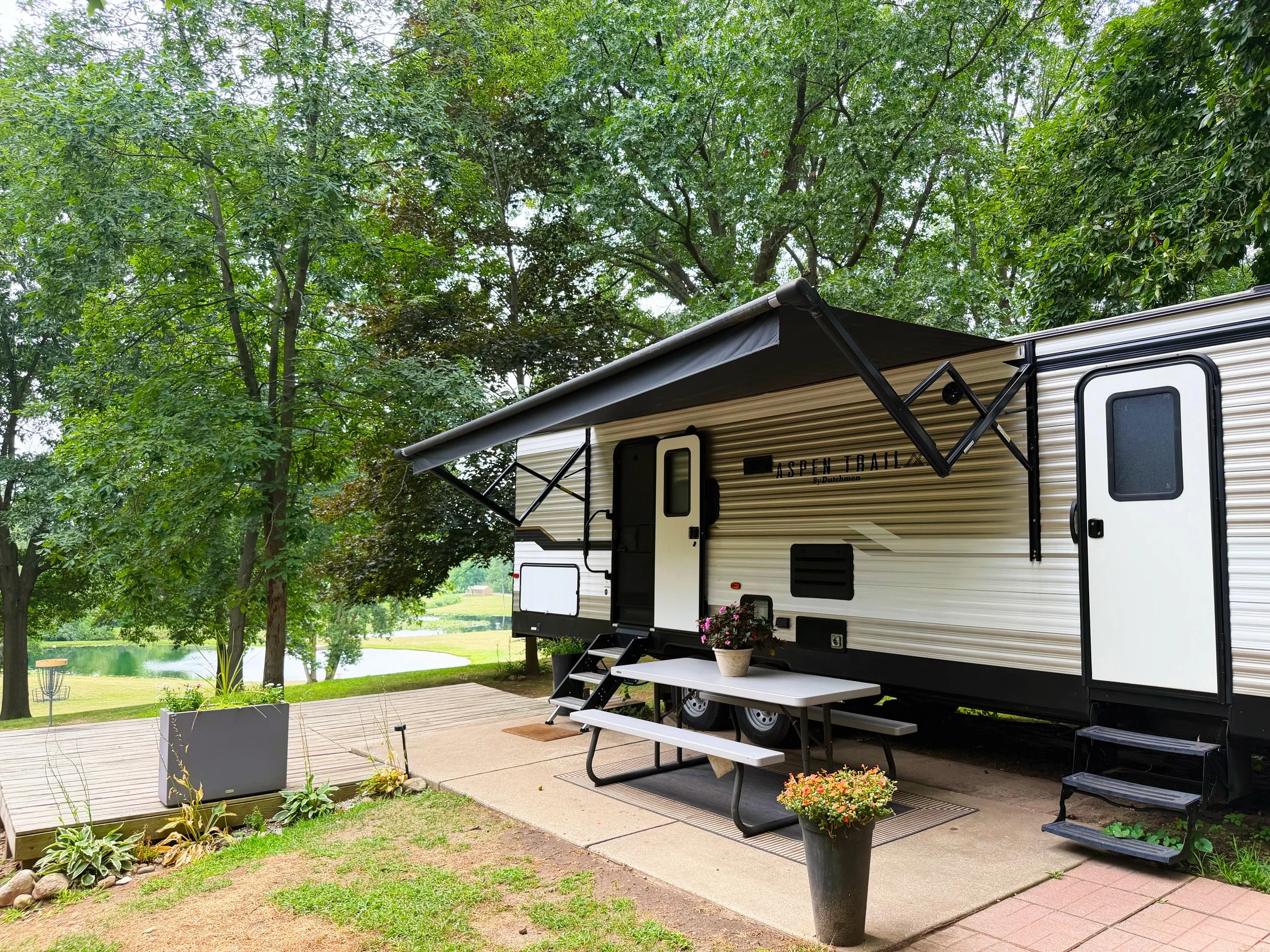 RV Site at Dumont Lake Family Campground