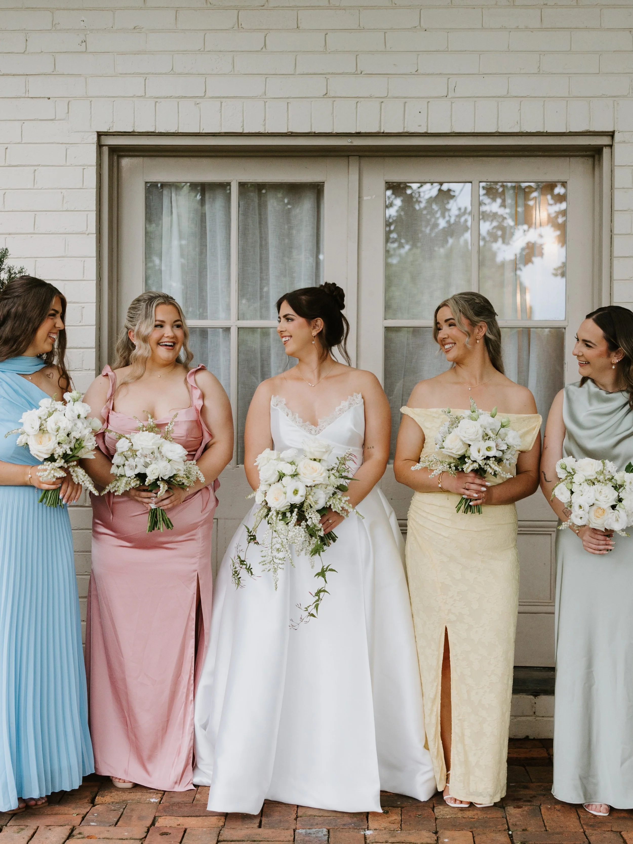 Wedding season off to a beautiful start with @louise_amy117 What a spectacular bride, in the dreamiest of settings @mewburnpark ✨ Thankyou for having me angel 

Photography @lisahaymanweddings @lisahaymanphotofilm 
Hair @jasmineshairstyles 
Styling @