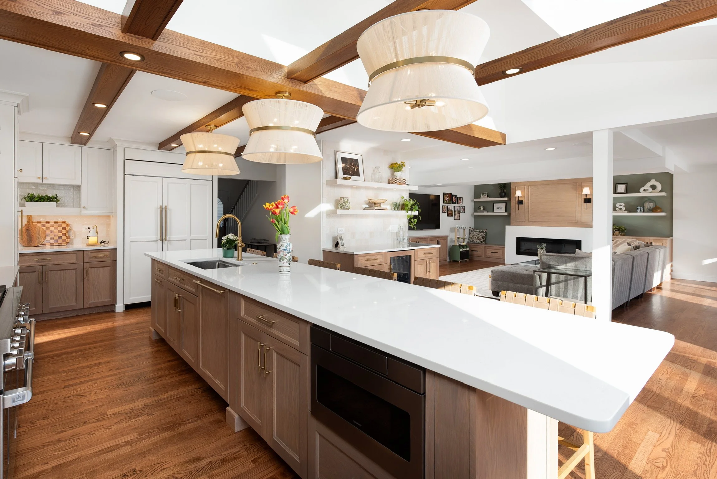 10 Transitional Kitchen Island Lighting Ideas for a Timeless Kitchen