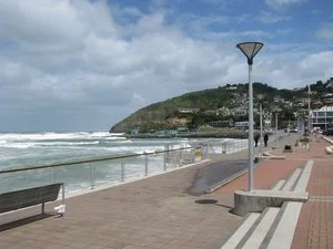 In Dunedin, New Zealand, St Clair's Beach promenade looks out over the ocean.