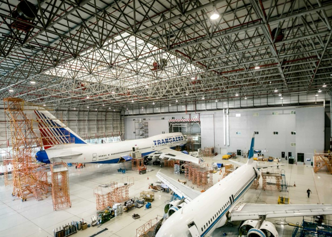 AIRCRAFT MAINTENANCE HANGAR, BOEING 747-400