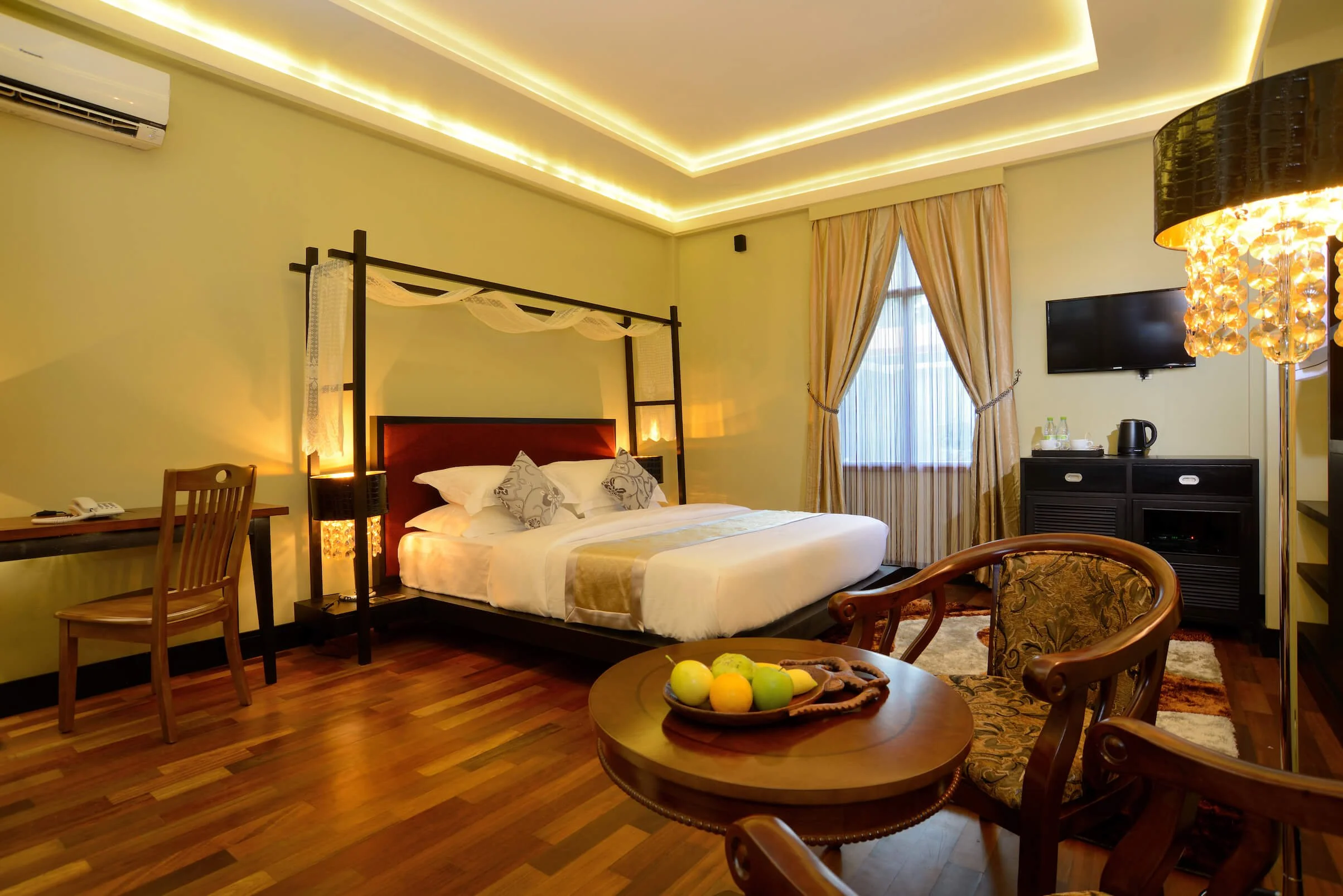 Deluxe-Room-4-LR.jpg