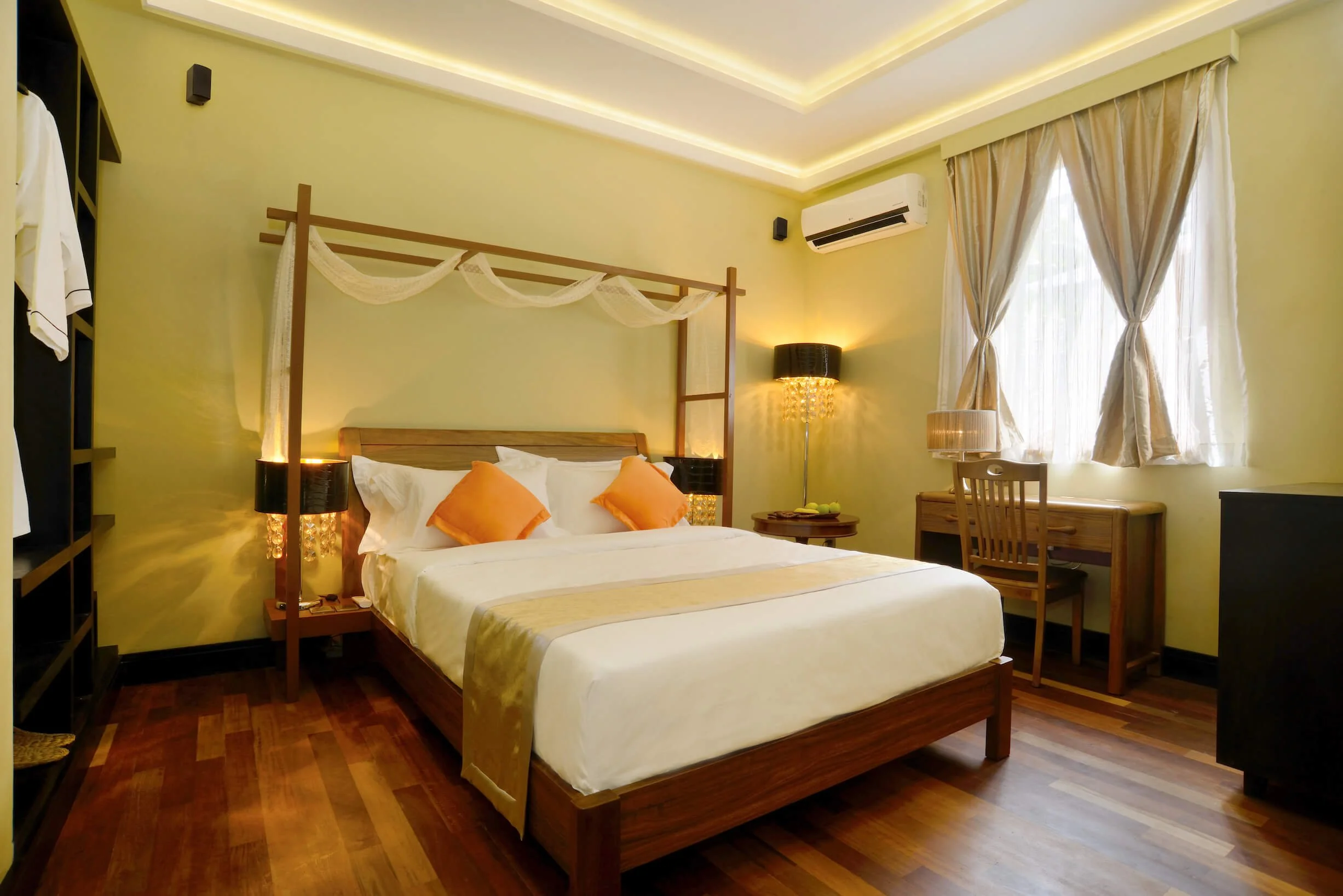Deluxe-Room-5-LR.jpg