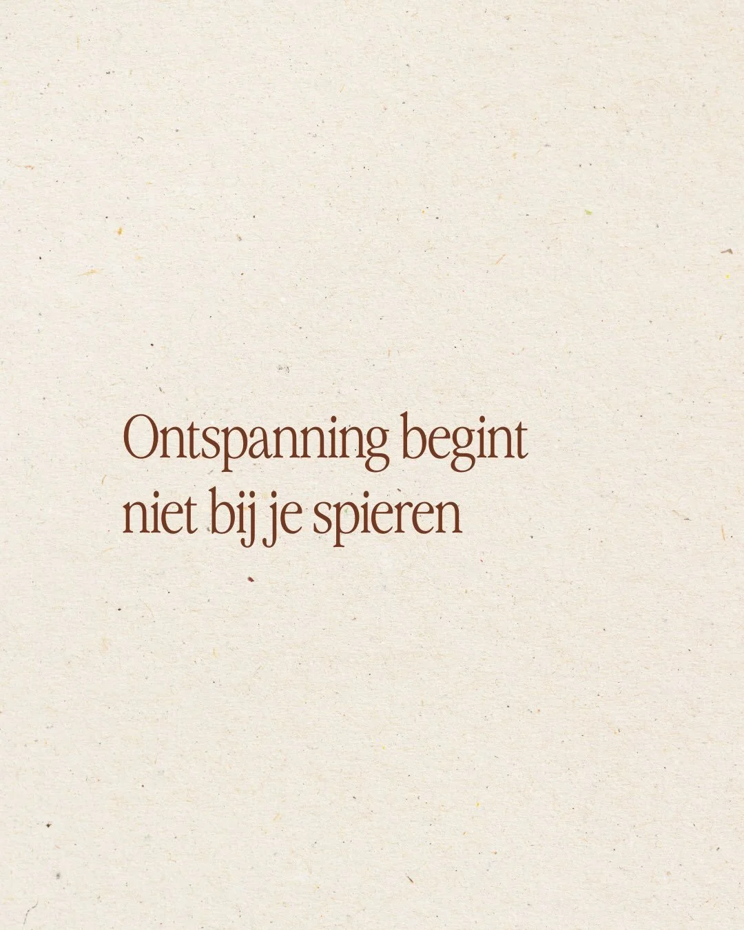 Ontspanning is de eerste stap naar loslaten.

Niet altijd meer druk.
Niet altijd harder.

Soms heeft je lichaam eerst rust nodig om spanning &uuml;berhaupt los te kunnen laten.

Bij Alir State gaat het daarom niet alleen om waar je spanning voelt, ma