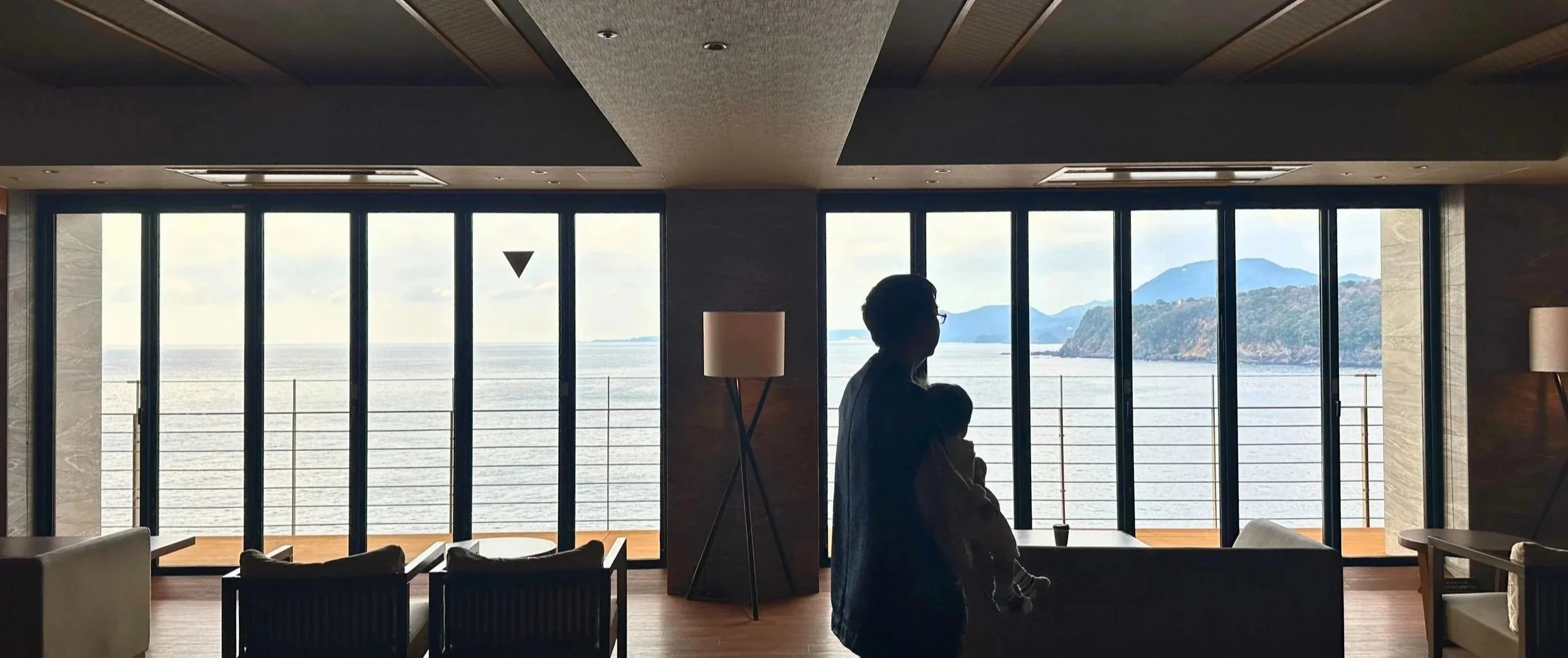 Hotel lounge ocean view, Ginsuiso Inn Inatori in winter