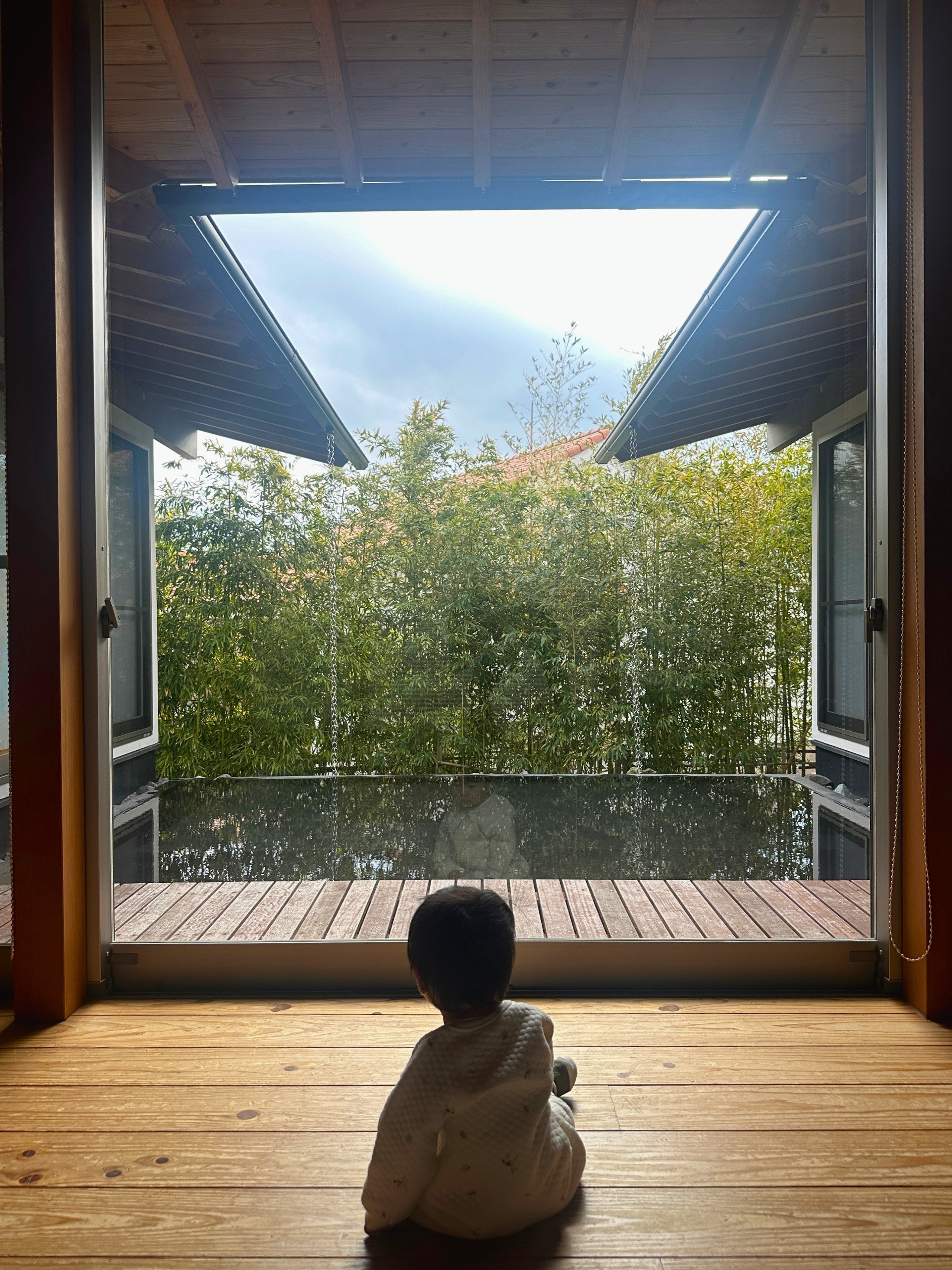 Baby's slow morning in Shimoda villa garden view