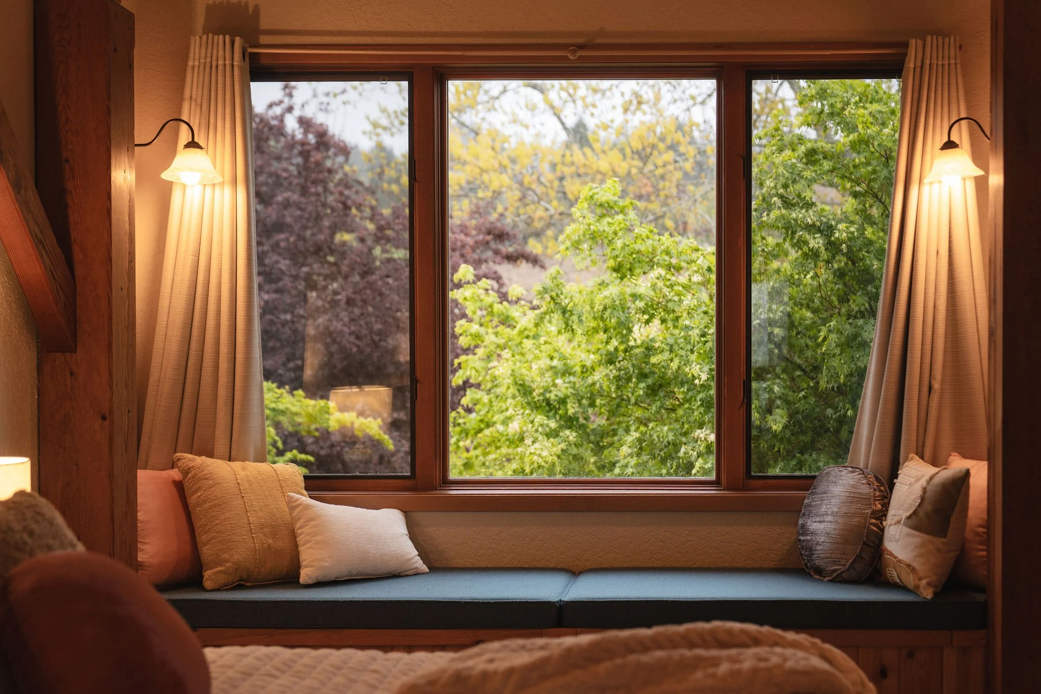 SW Laurel window seat vignette bedroom web.jpg