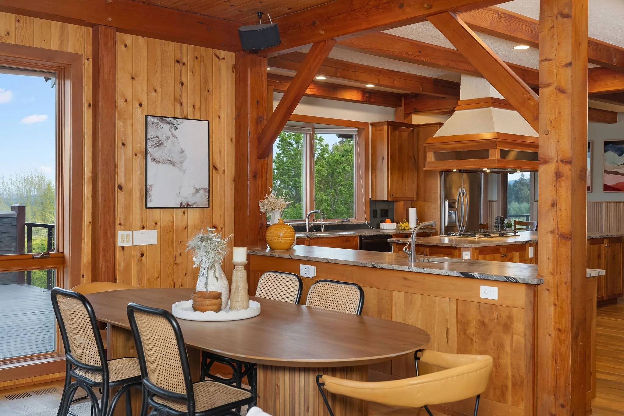 Laurel dining closeup web.jpg