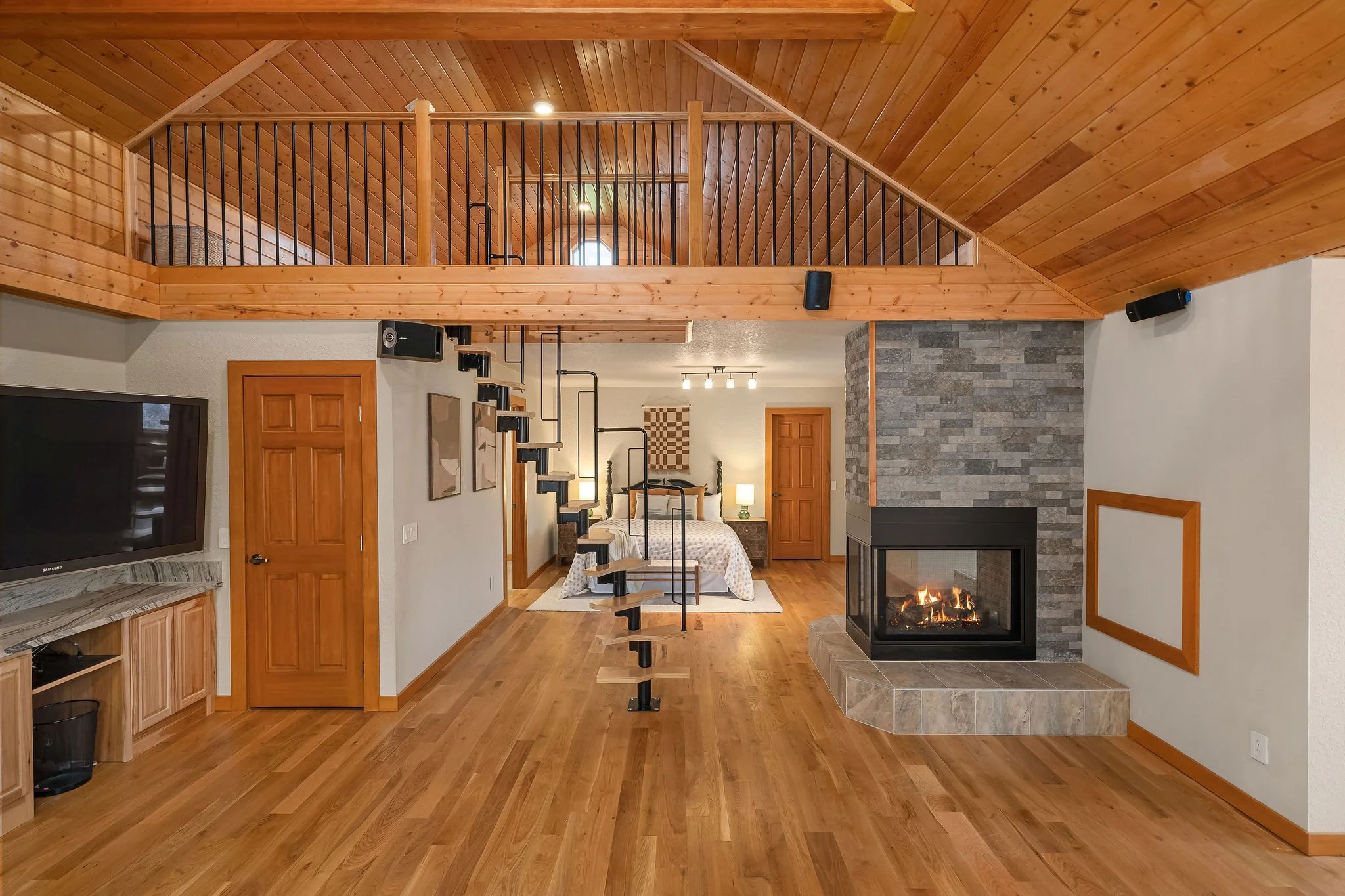 SW Laurel apartment from LR web.jpg