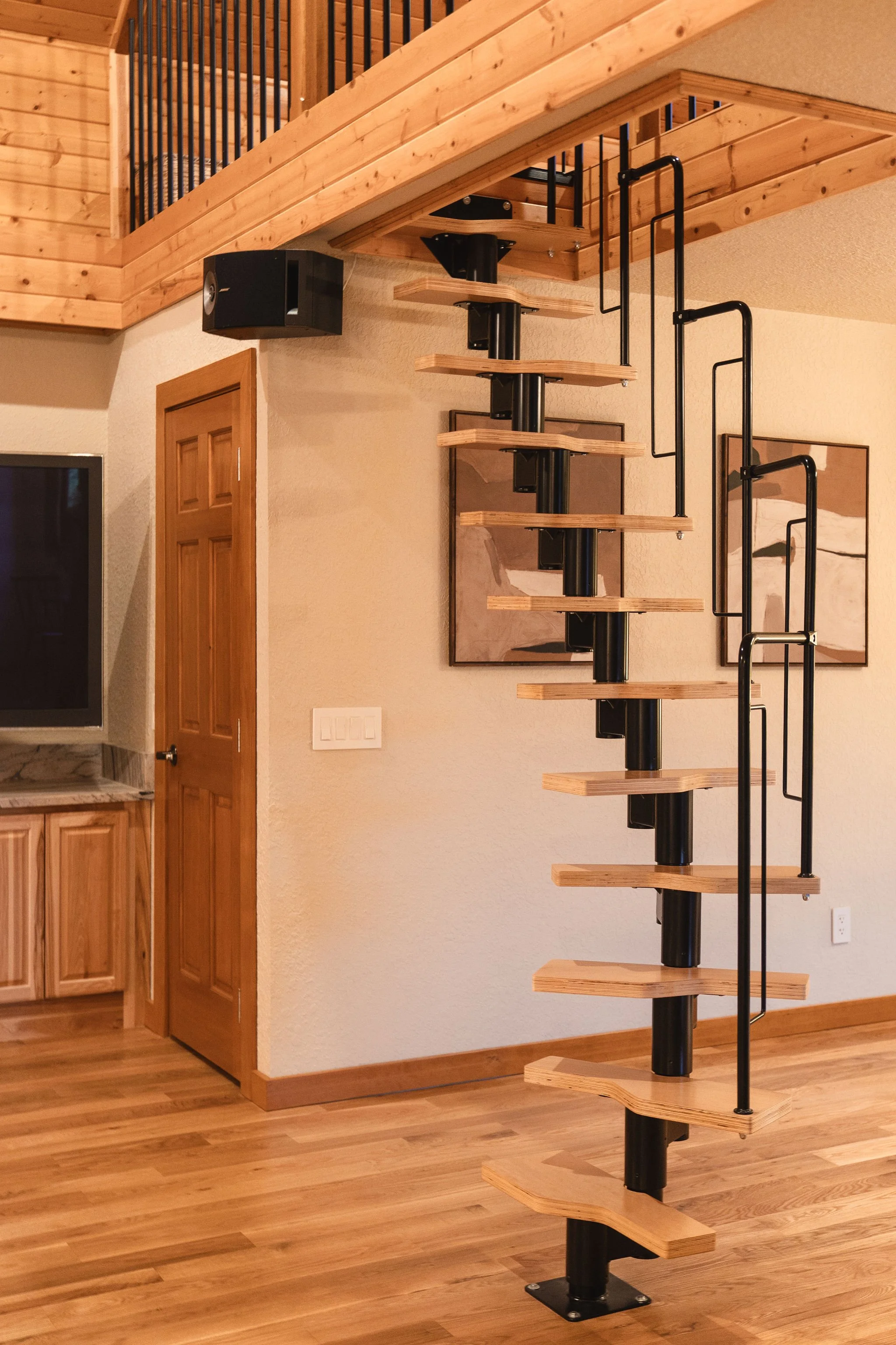 SW Laurel apartment stairs web.jpg