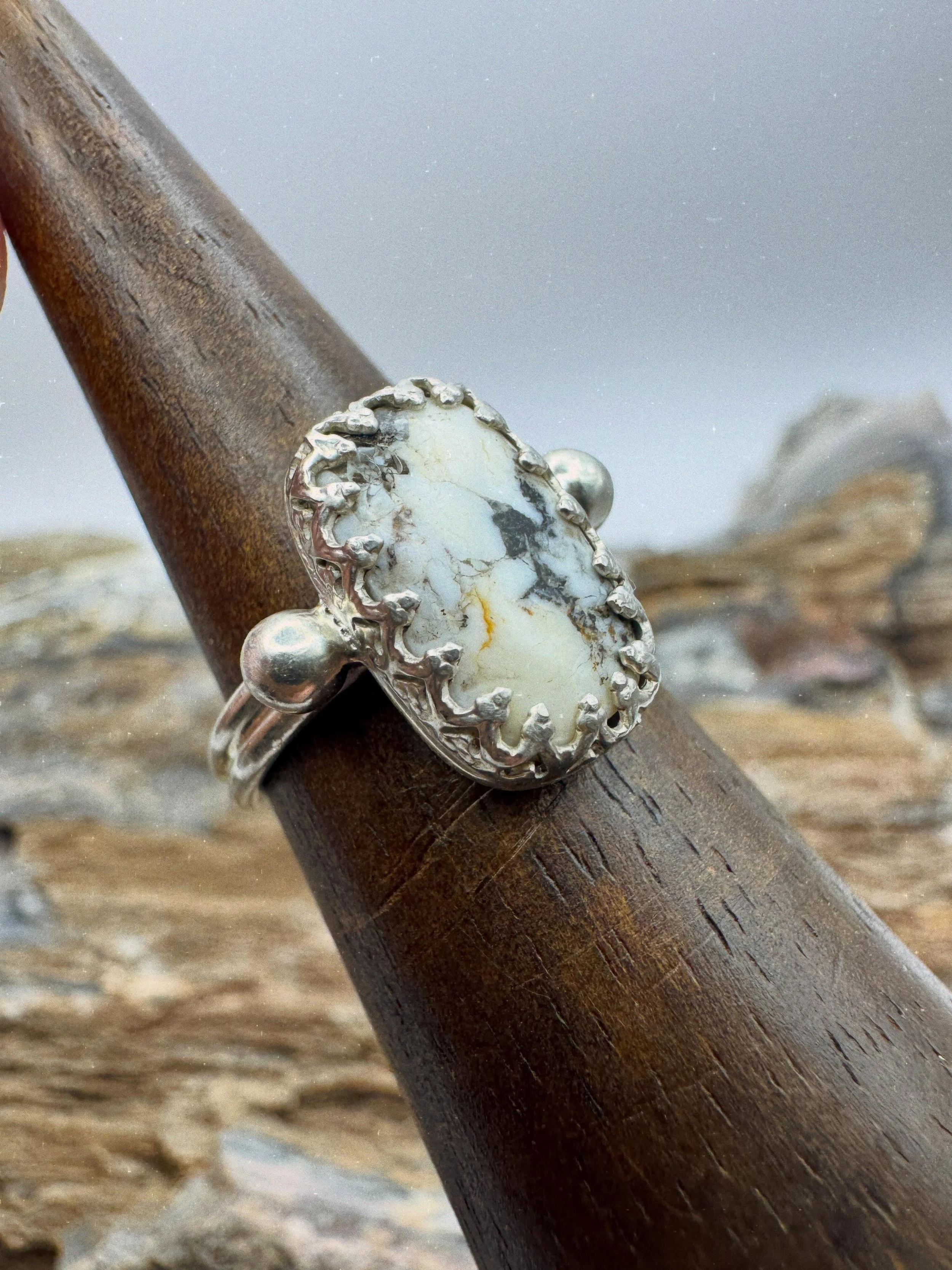 Beautiful but simple white buffalo ring. Size 6. Available on the website ✨

#ring #whitebuffalo #jewellery #handmade #forsale