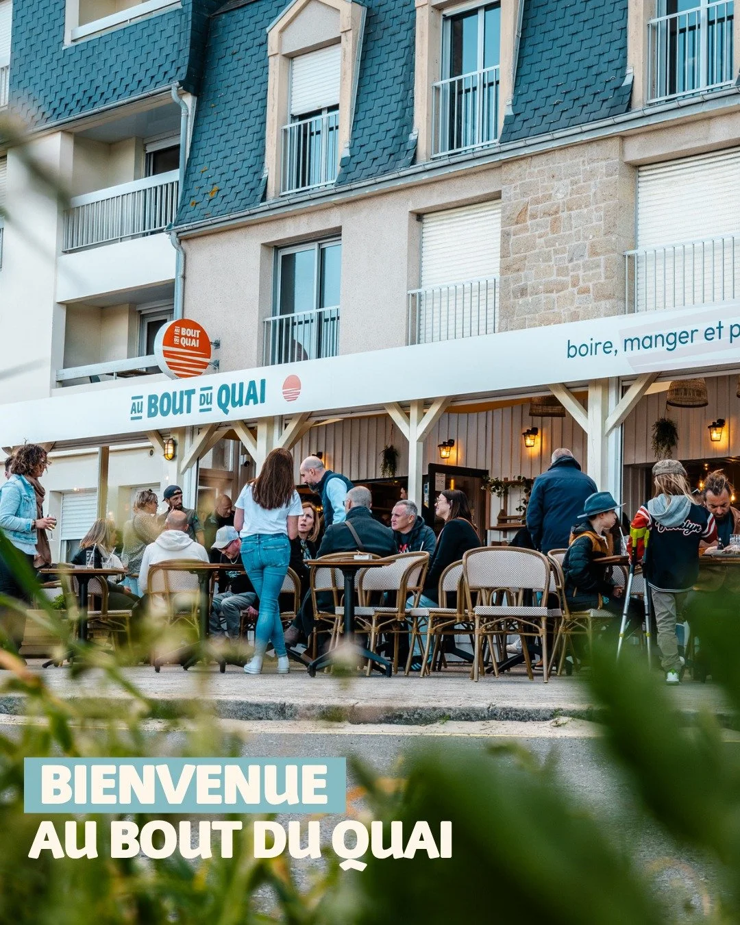 NOTRE RESTAURANT EST OFFICIELLEMENT OUVERT 💌

Bienvenue Au bout du Quai 💙

C&rsquo;est avec une immense joie que nous sommes pr&ecirc;ts &agrave; vous accueillir 🤭

Une nouvelle aventure commence, et nous avons h&acirc;te de l&rsquo;&eacute;crire 