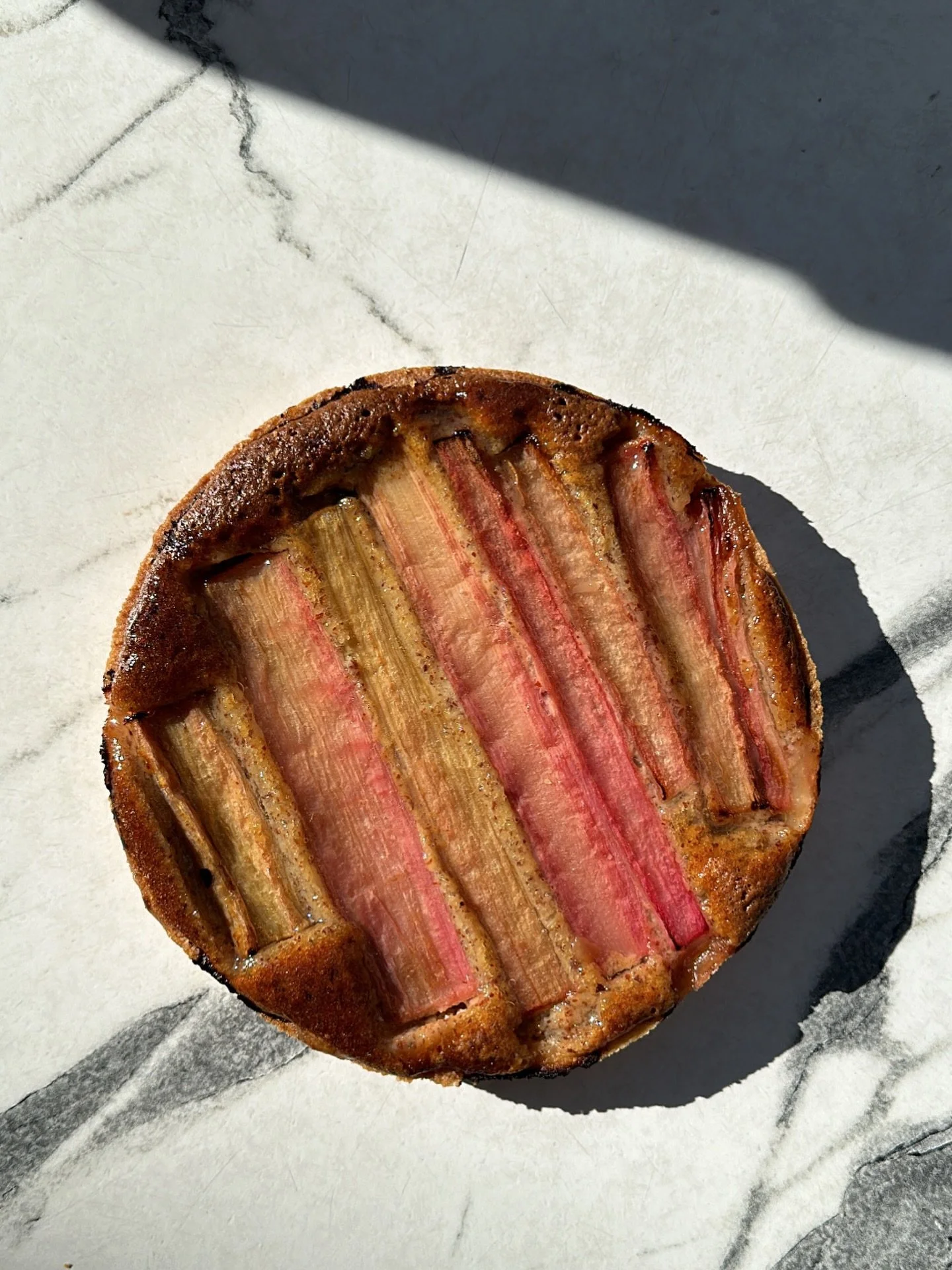 One of our favorites is back and we know it&rsquo;s secretly yours too. If you haven&rsquo;t tried the our famous rhubarba tarts then what are you waiting for💖🎉

#petipari #petipariwien #patisseriewien #viennapastry #rhubarb