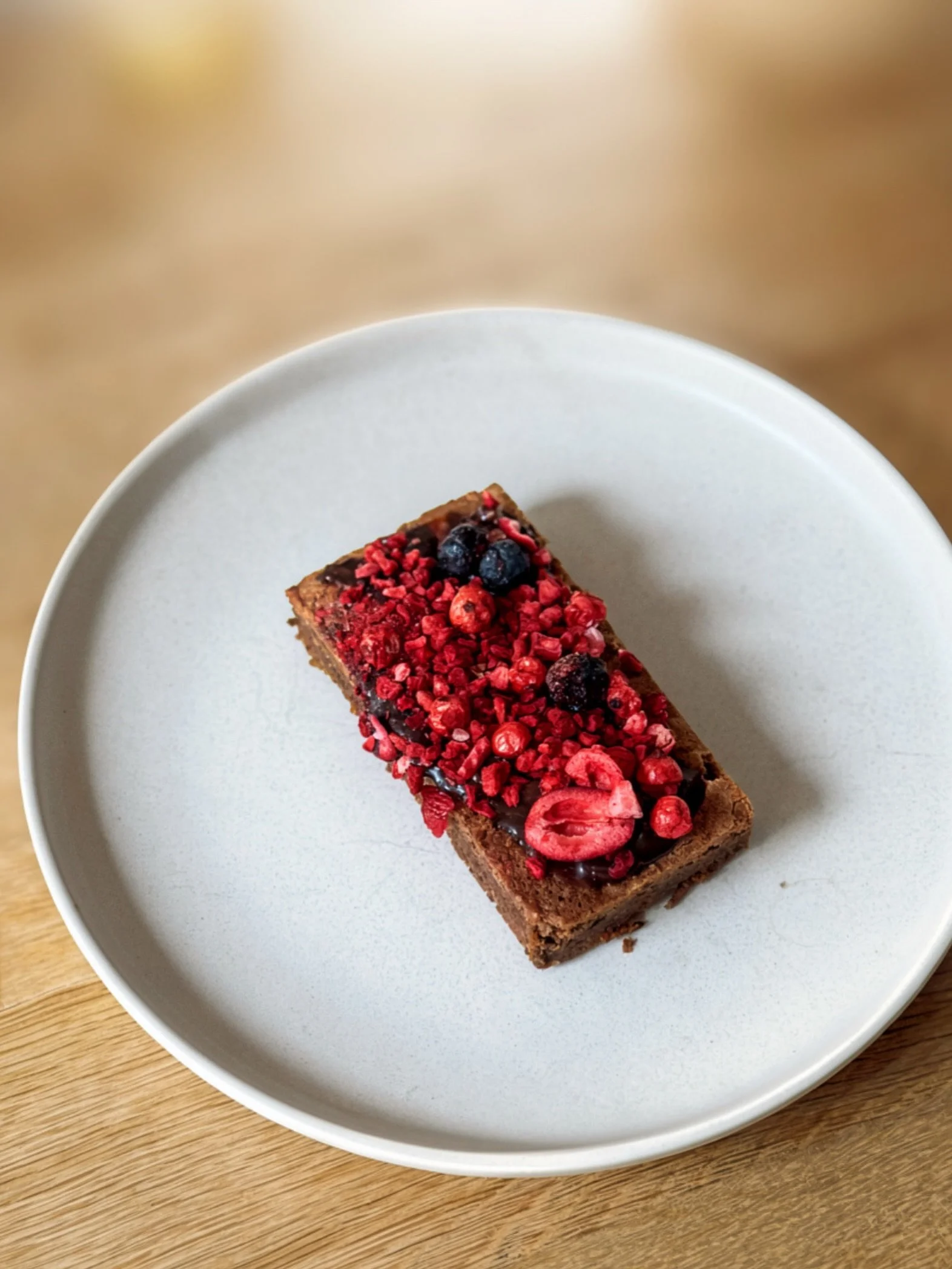 A new bombshell has entered the villa 💖🎉

Our new chocolate and berry cake has it all. Not just the looks but the taste puts you on a cloud of joy, always leaving you wanting more. 

Come by and treat yourself to something new.

Treat Yourself 🎉💖
