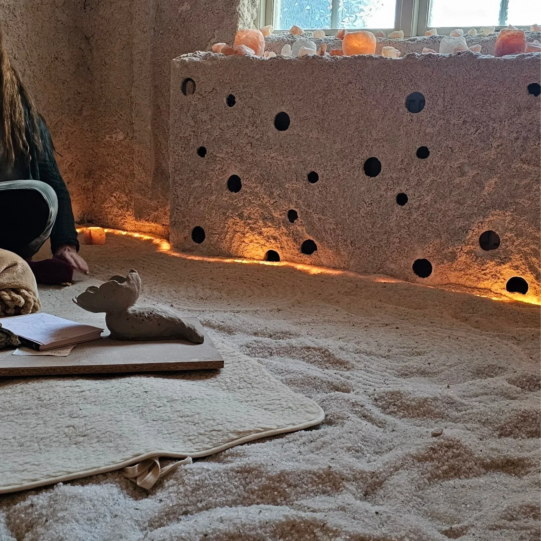 Skulpturera din dröm i lera genom meditation.