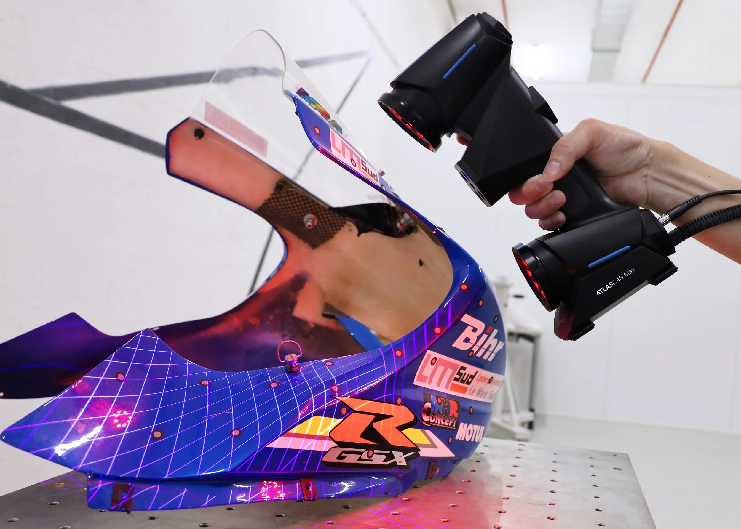 Laser tracking and 3D scanning for insurance damage validation