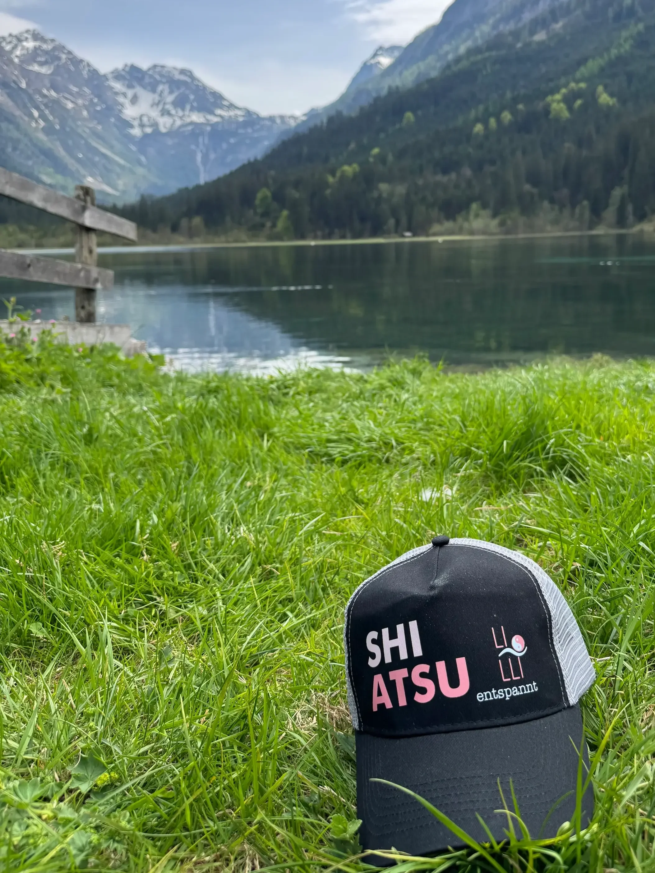 Shiatsu-Lilli-Cap vor Bergsee – Shiatsu Paket RESET bei Shiatsu Lilli in Lanzendorf