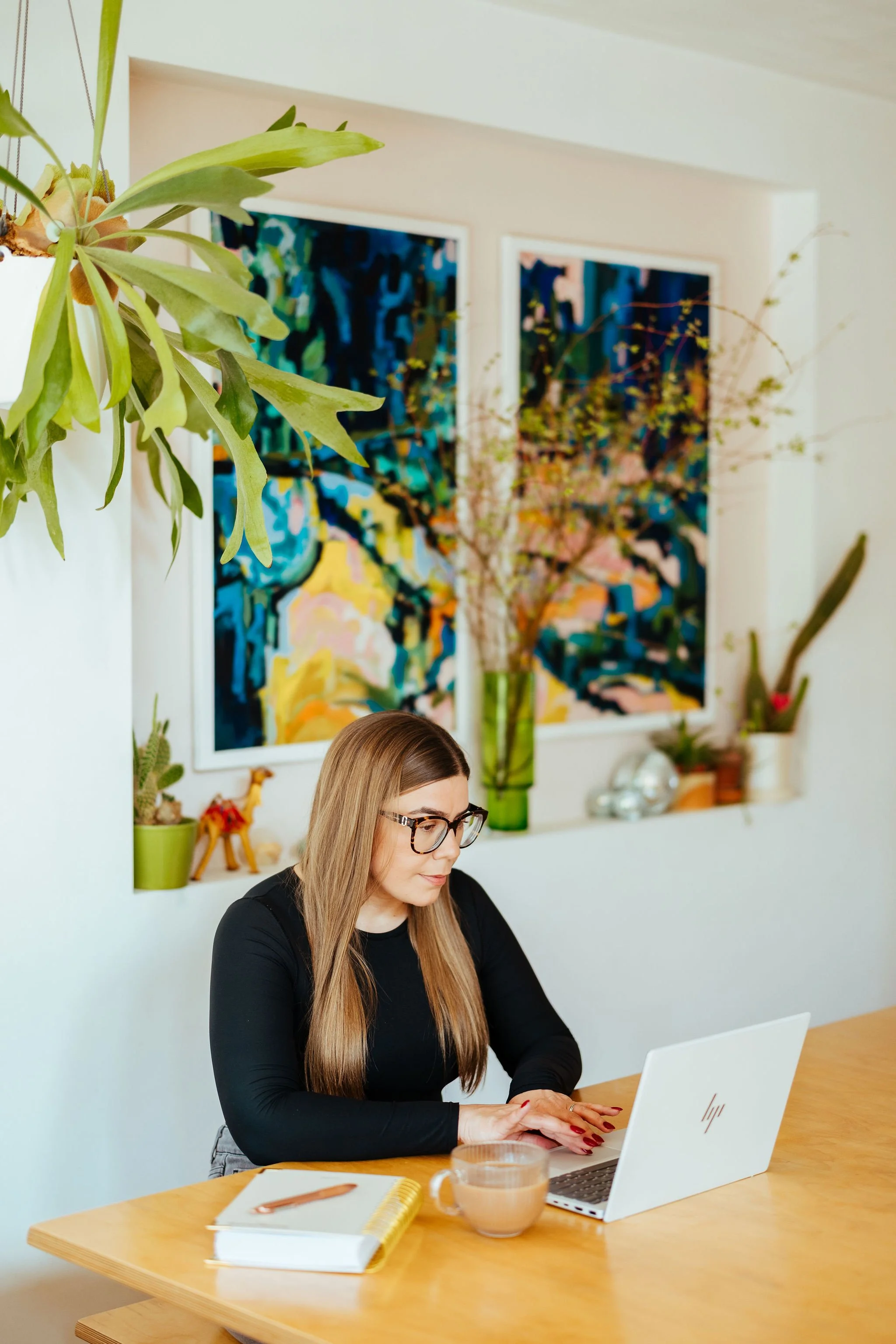 What Is a Virtual Assistant? A Beginner’s Guide