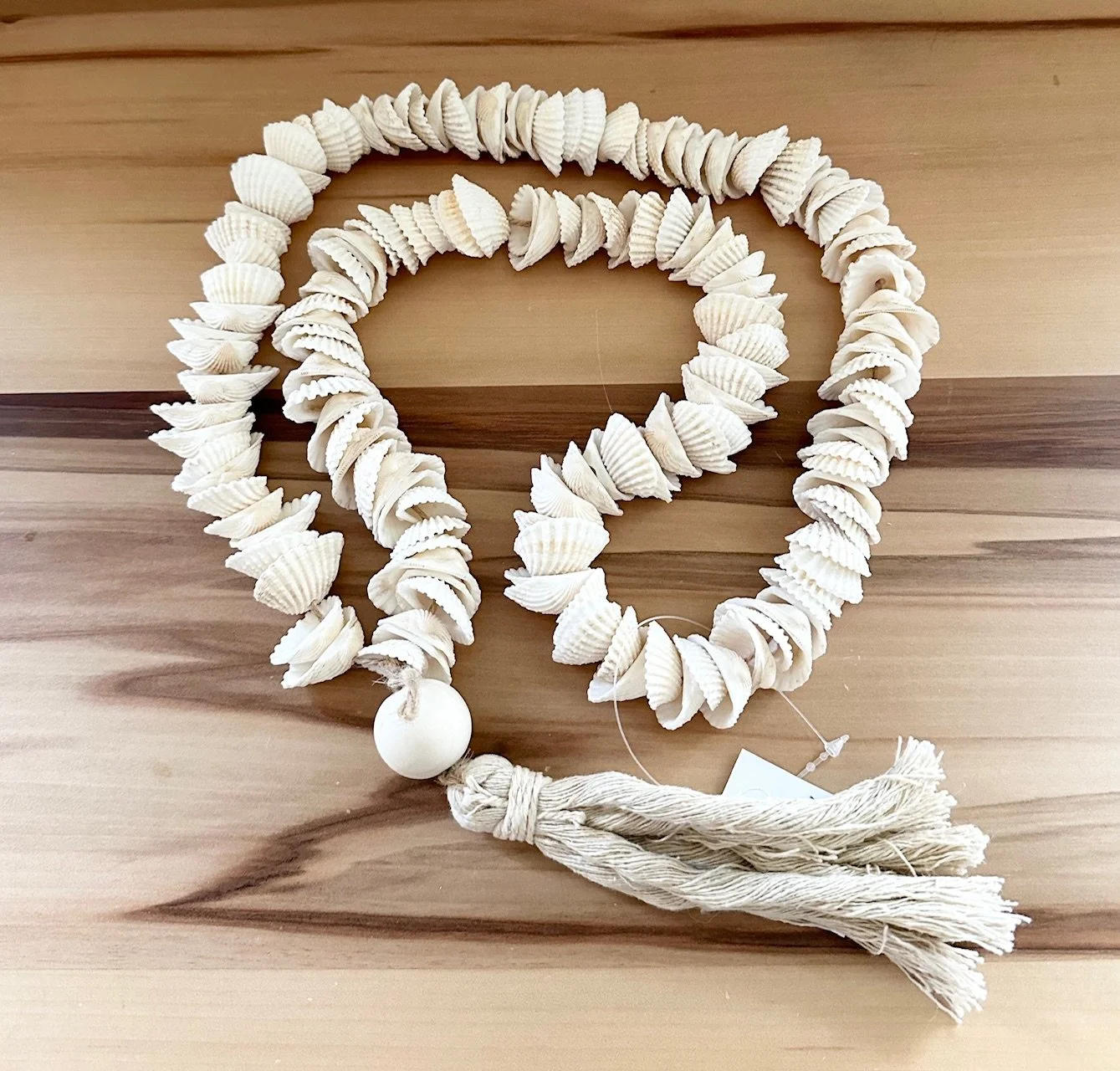 LONG SHELL STRING.jpg