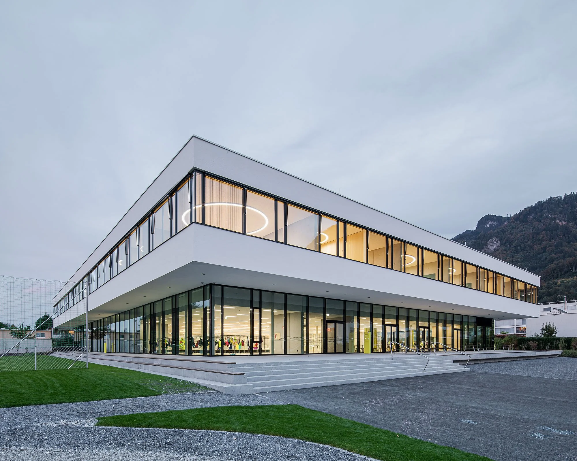Volksschule Schwefel, Hohenems, Tabernig Zierl Architekten, Martin Tabernig, Alois Zierl, Christian Flatscher, Architekturfotografie, Fotografie, Architektur, Vorarlberg