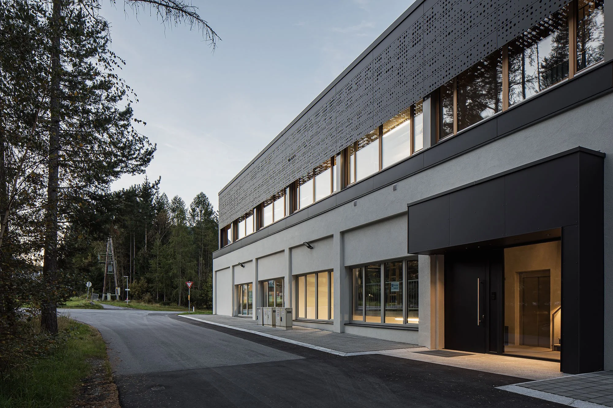 Firmenzentrale Auer Bau, Umhausen, Mario Gasser, Auer Bau, Christian Flatscher, Architekturfotografie, Fotografie, Architektur, Tirol