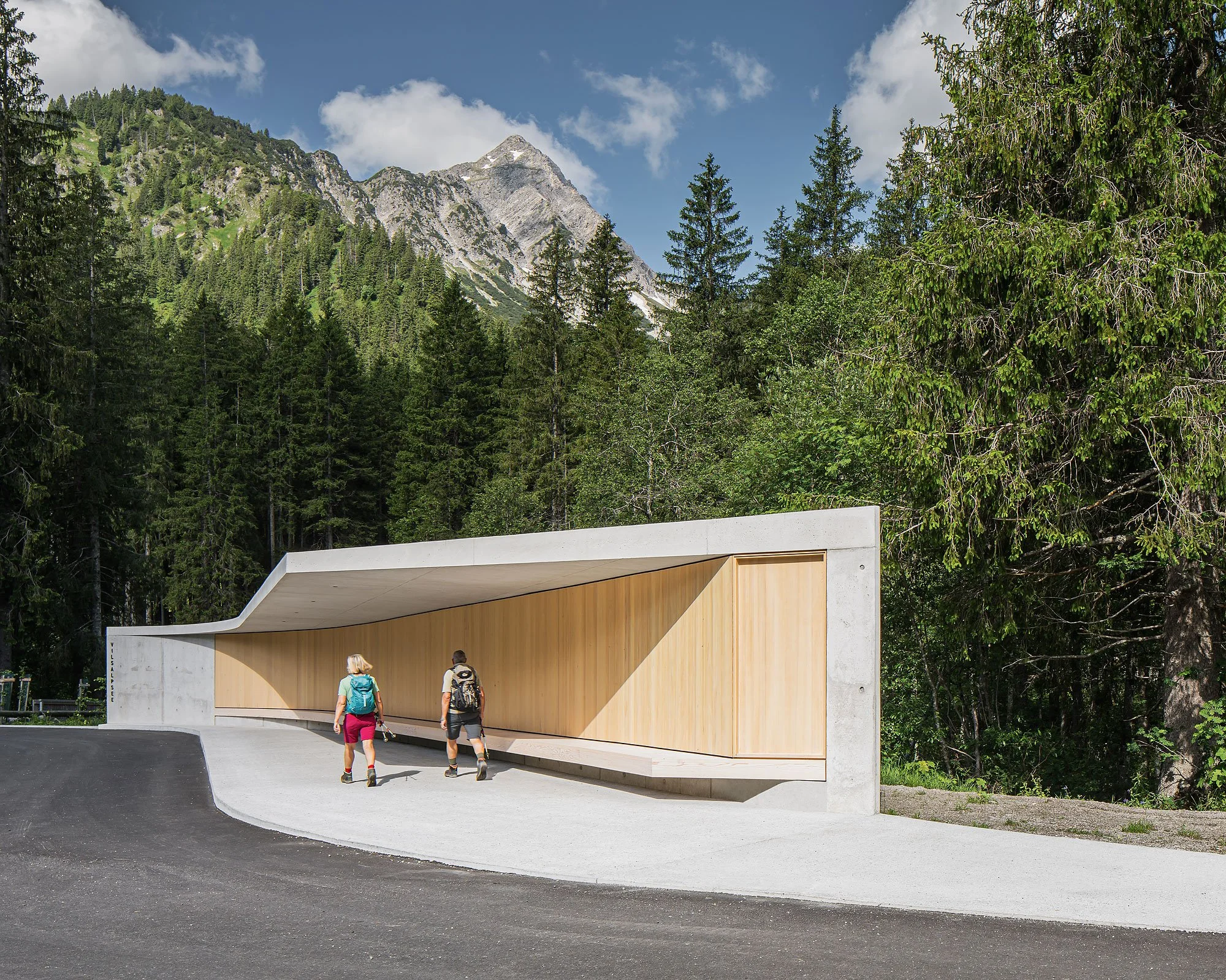 Haltestelle Vilsalpsee, Tannheim, Mario Gasser, Christian Flatscher, Architekturfotografie, Fotografie, Architektur, Tirol