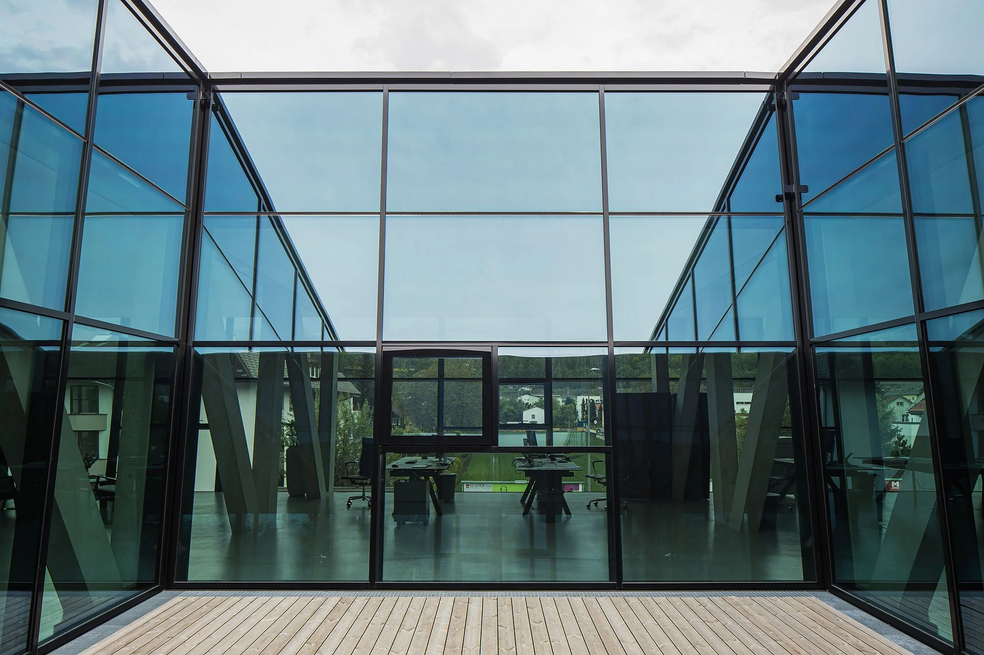 Bürogebäude mit Tankstelle, Innsbruck, Obermoser + Partner Architekten, Gutmann, Christian Flatscher, Architekturfotografie, Fotografie, Architektur, Tirol