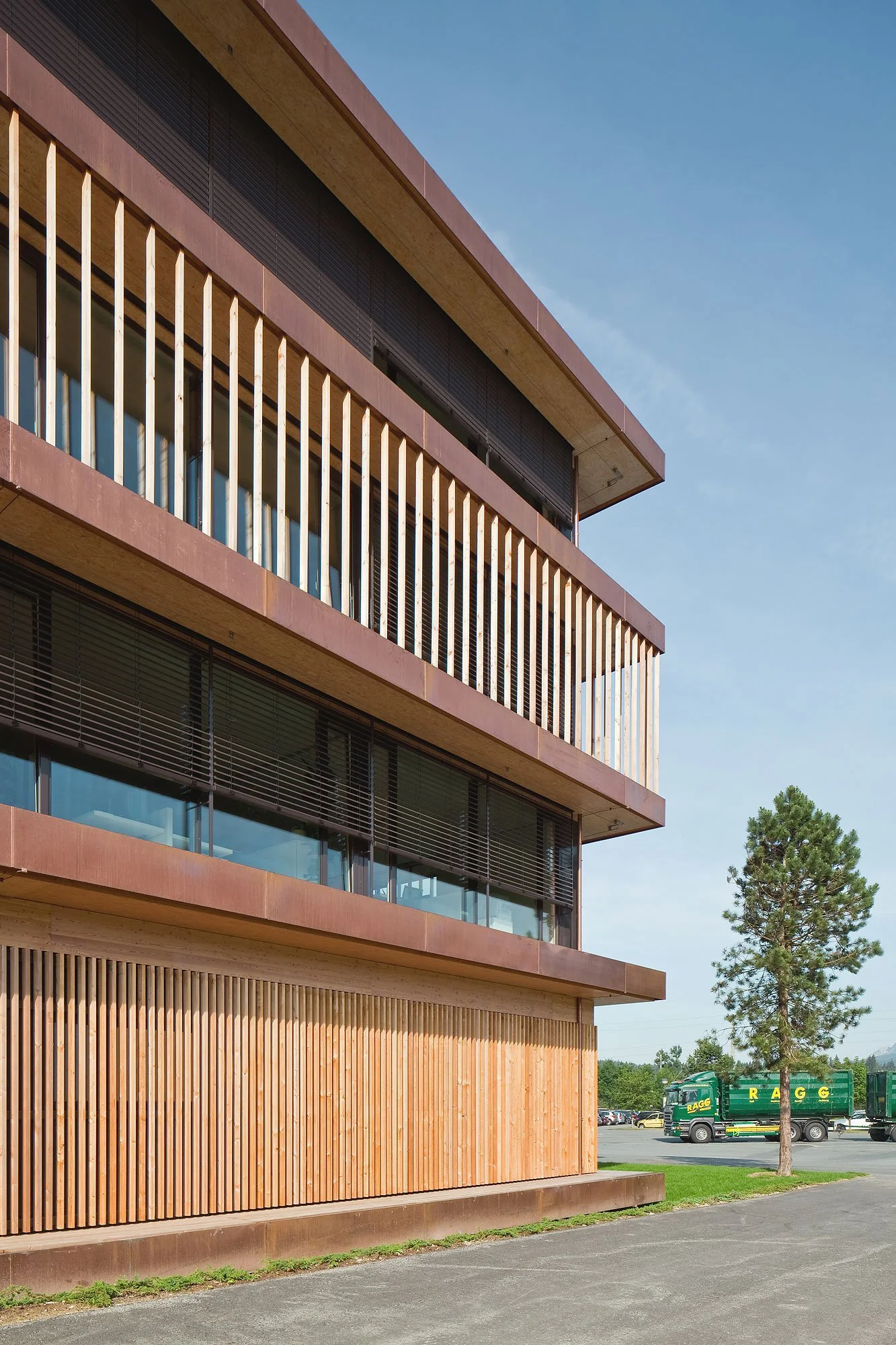 Stammhaus Egger, St. Johann in Tirol, Bruno Moser, Egger Holzwerkstoffe, Christian Flatscher, Architekturfotografie, Fotografie, Architektur, Tirol