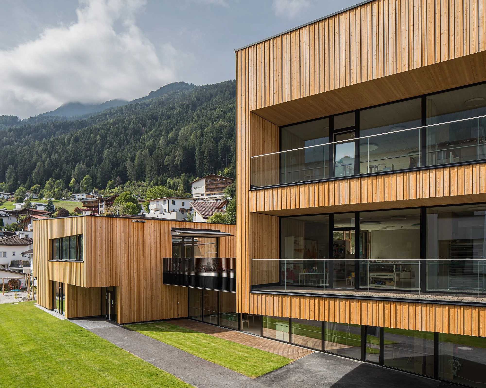 Kindergarten Fulpmes, Fulpmes, Tabernig Zierl Architekten, Martin Tabernig, Alois Zierl, Christian Flatscher, Architekturfotografie, Fotografie, Architektur, Tirol