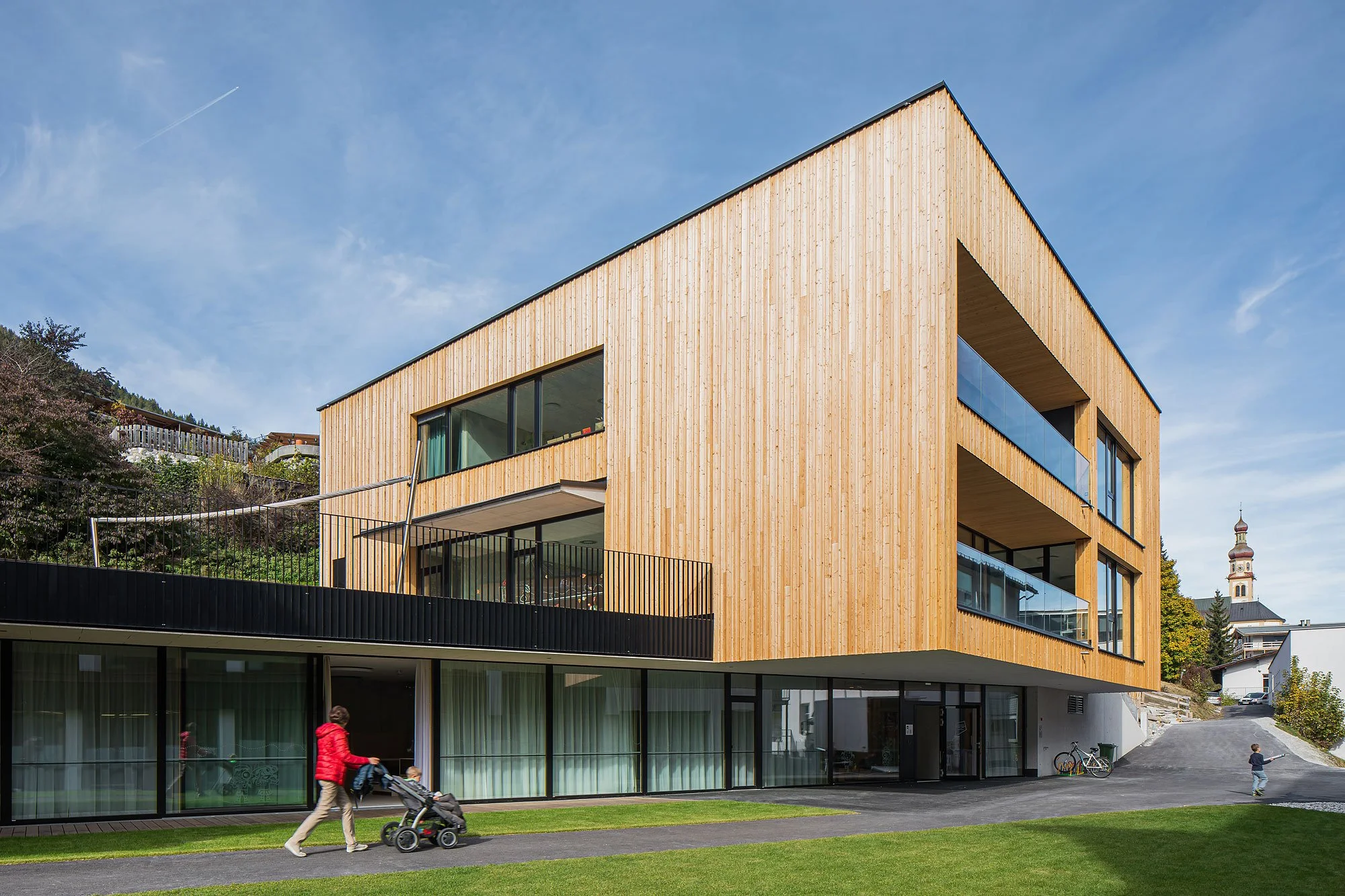Kindergarten Fulpmes, Fulpmes, Tabernig Zierl Architekten, Martin Tabernig, Alois Zierl, Christian Flatscher, Architekturfotografie, Fotografie, Architektur, Tirol