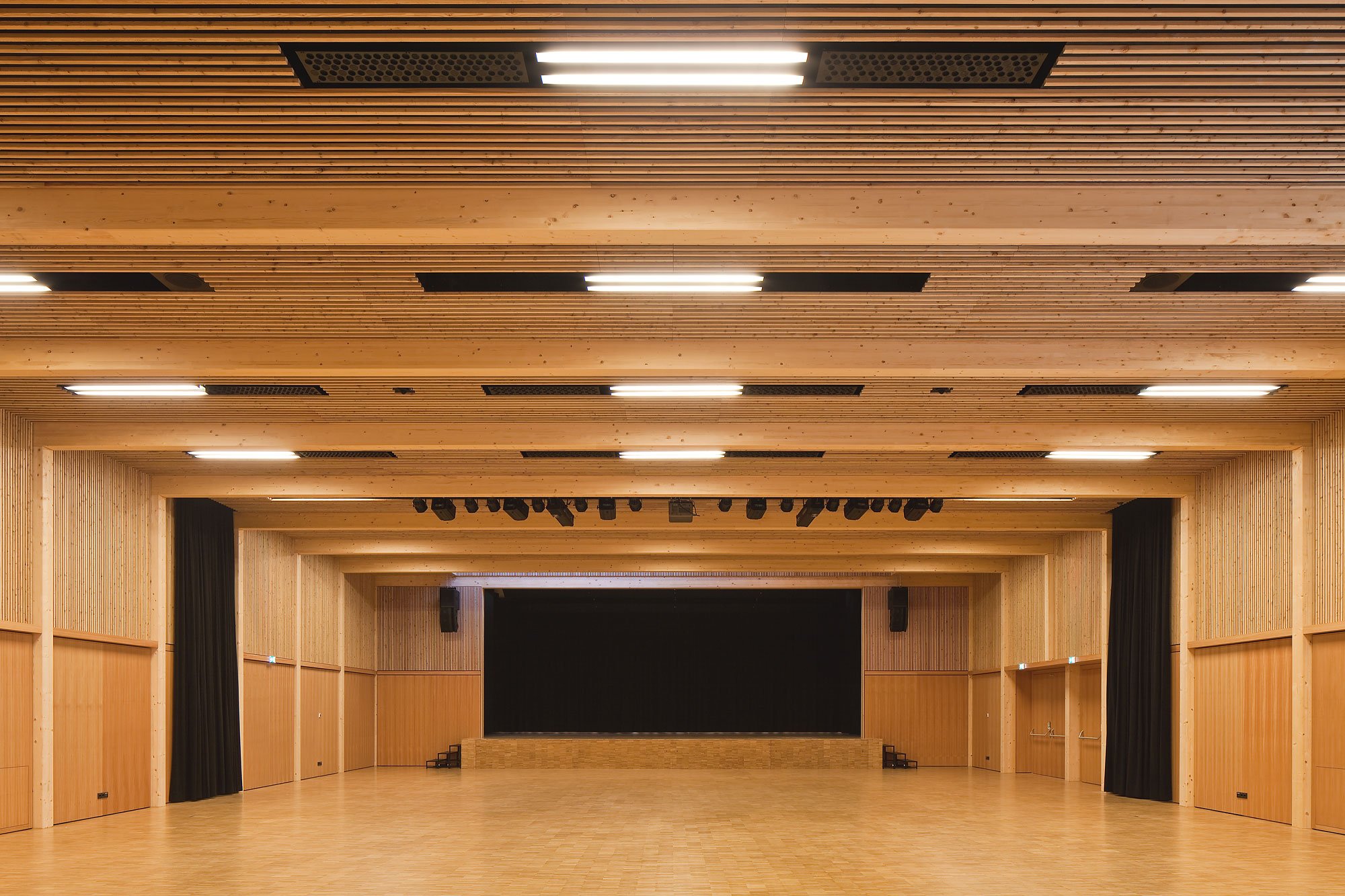 Veranstaltungszentrum B4, Zirl, Wolf Architektur, Christian Flatscher, Architekturfotografie, Fotografie, Architektur, Tirol