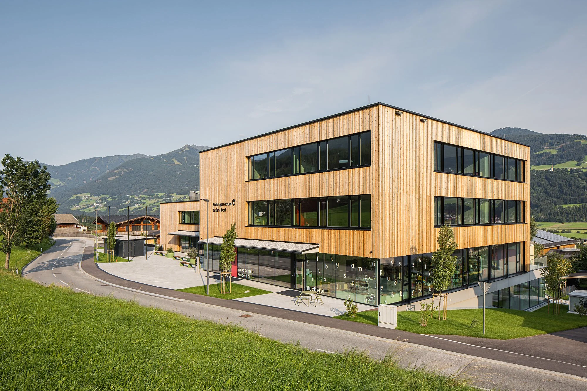 Bildungszentrum Terfens, Terfens, Heinlein Zierl Architekten, Michael Heinlein, Alois Zierl, Christian Flatscher, Architekturfotografie, Fotografie, Architektur, Tirol