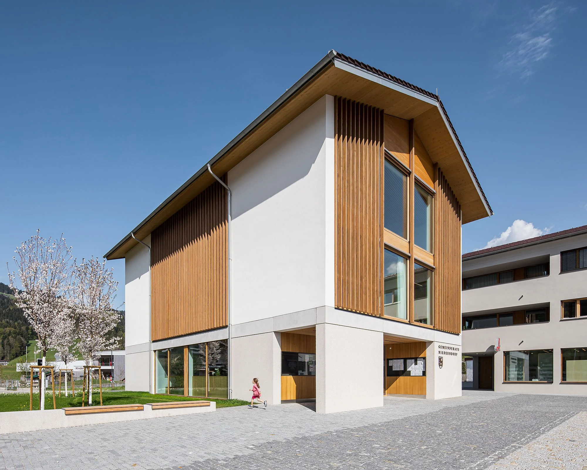 Dorfzentrum Niederndorf, Niederndorf, Bernhard Berger, Wolfgang Ritter, Christian Flatscher, Architekturfotografie, Fotografie, Architektur, Tirol