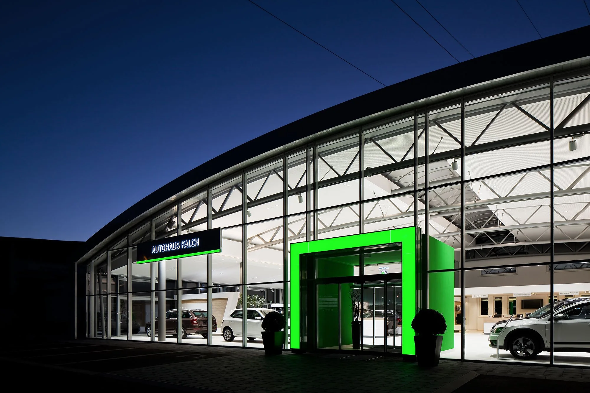 Autohaus Falch, Zams, Rigips, Christian Flatscher, Architekturfotografie, Fotografie, Architektur, Tirol