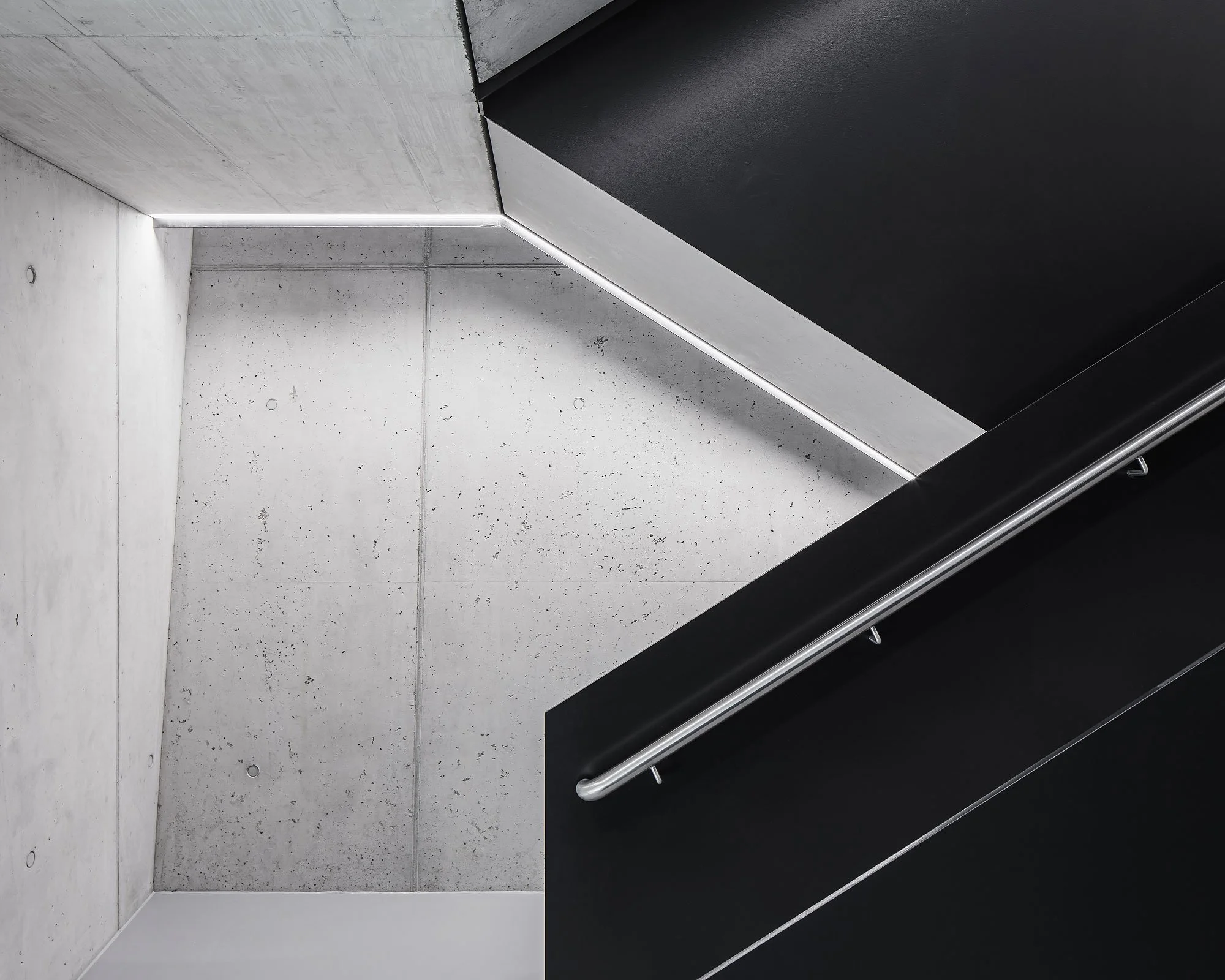 Bürogebäude mit Tankstelle, Innsbruck, Obermoser + Partner Architekten, Gutmann, Christian Flatscher, Architekturfotografie, Fotografie, Architektur, Tirol