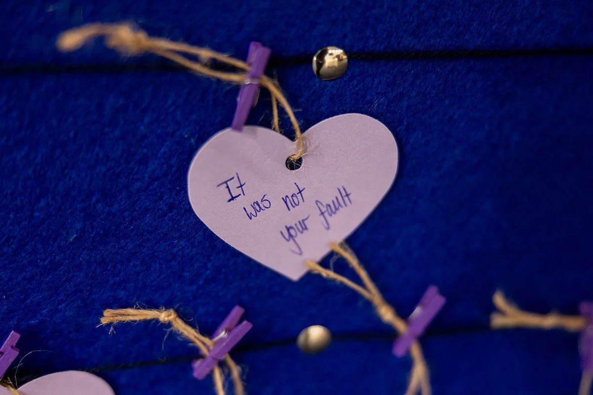 heart hanging with pegs