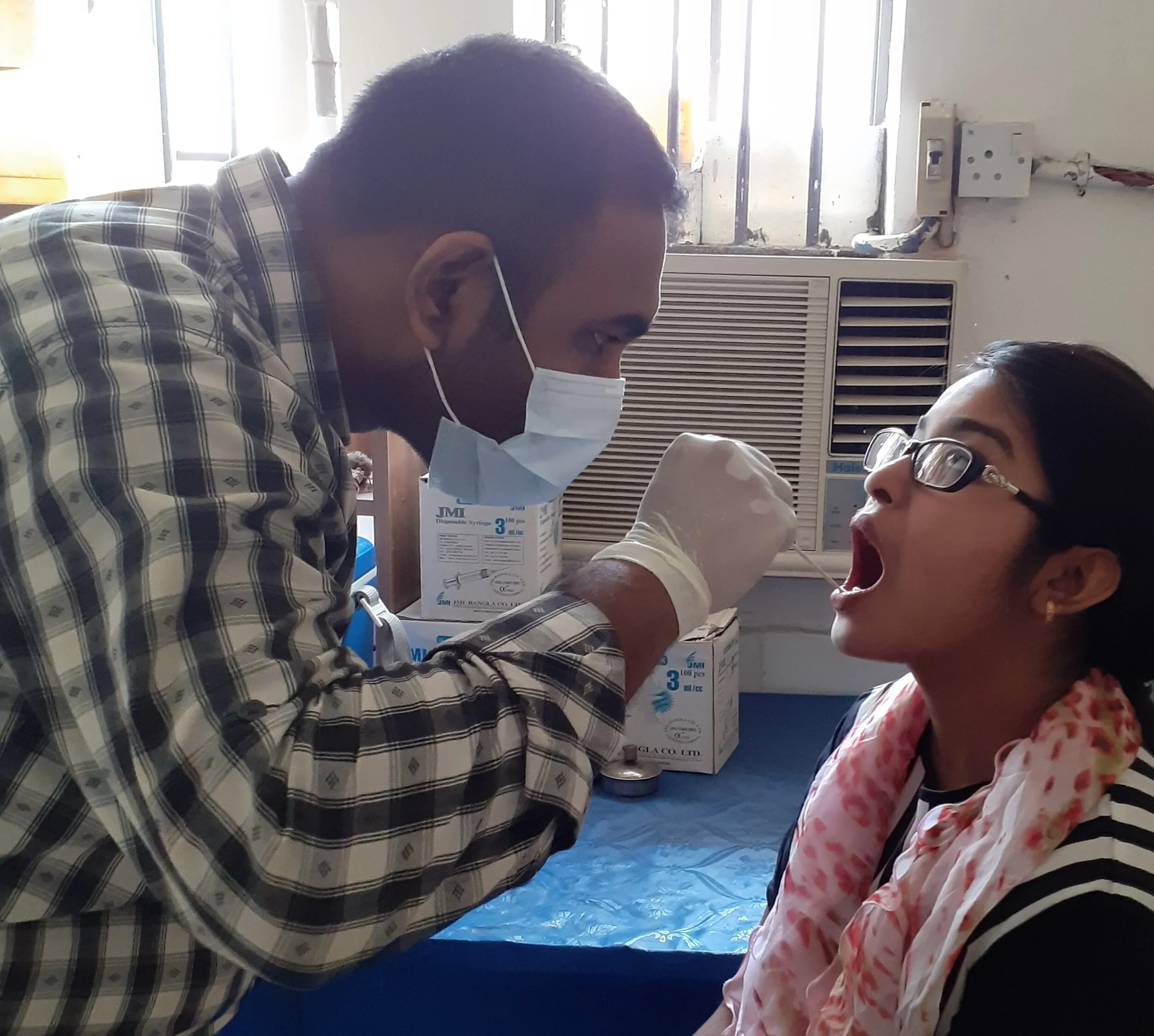Synergistic Association of Candida albicans and Streptococcus mutans in the oral cavity