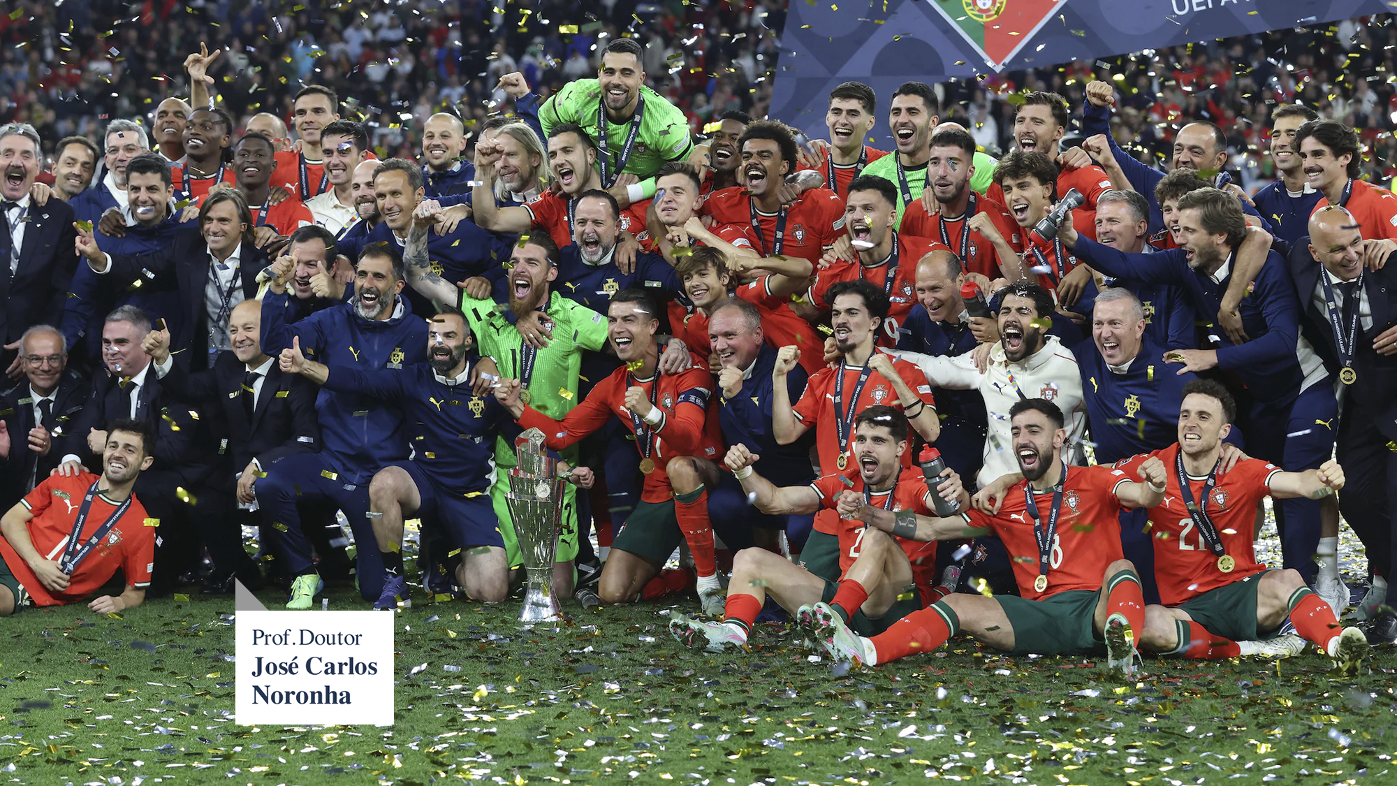 Seleção Portuguesa de Futebol comemorando vitória com troféu, com confete e medalhas, após conquista em campeonato.