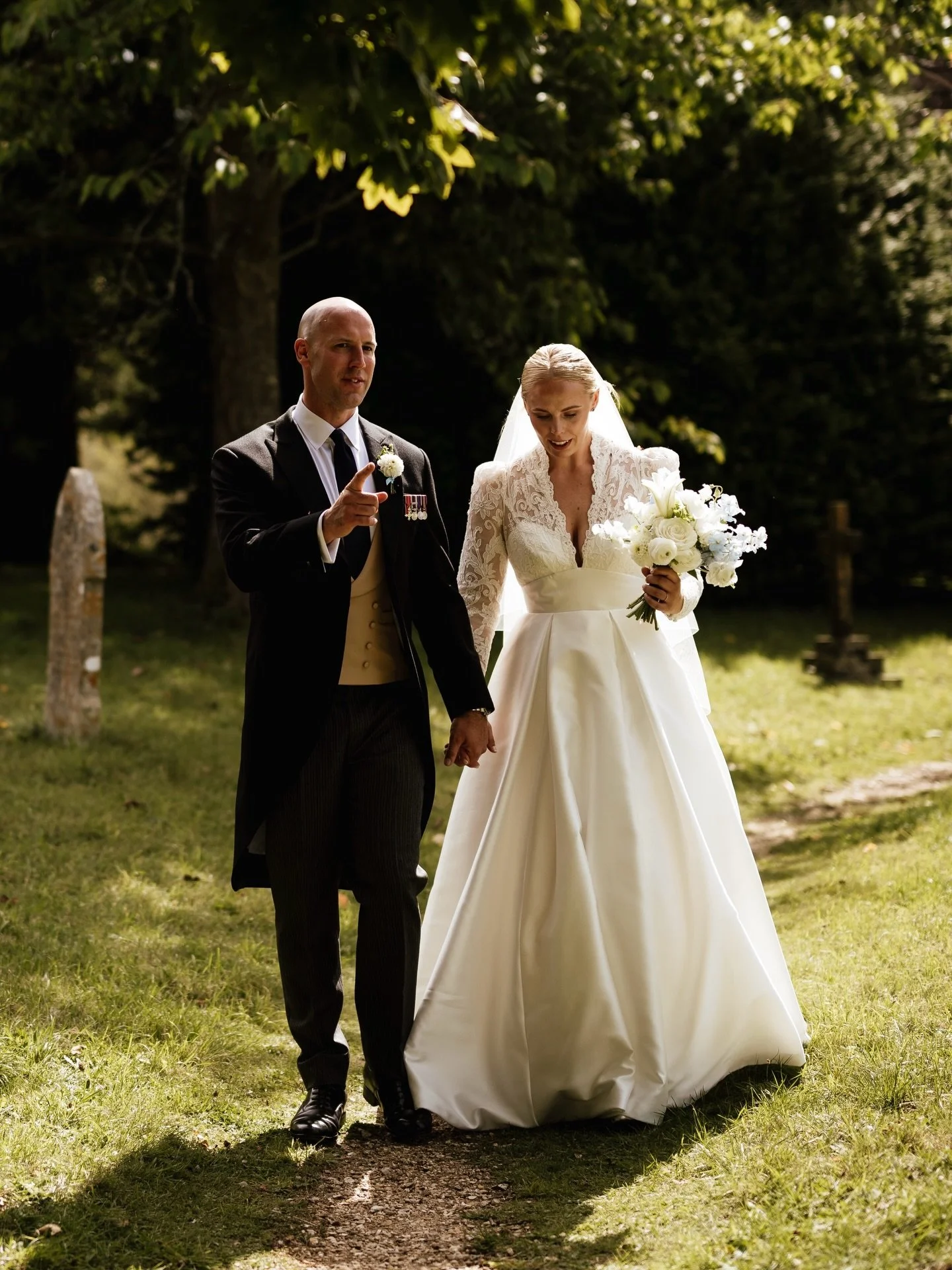 I &amp; JB
6th September 

White and blue for a beautiful September wedding &mdash; simple, romantic flowers in early autumn and the perfect mode of transport!

📷 @robingoodladphotography