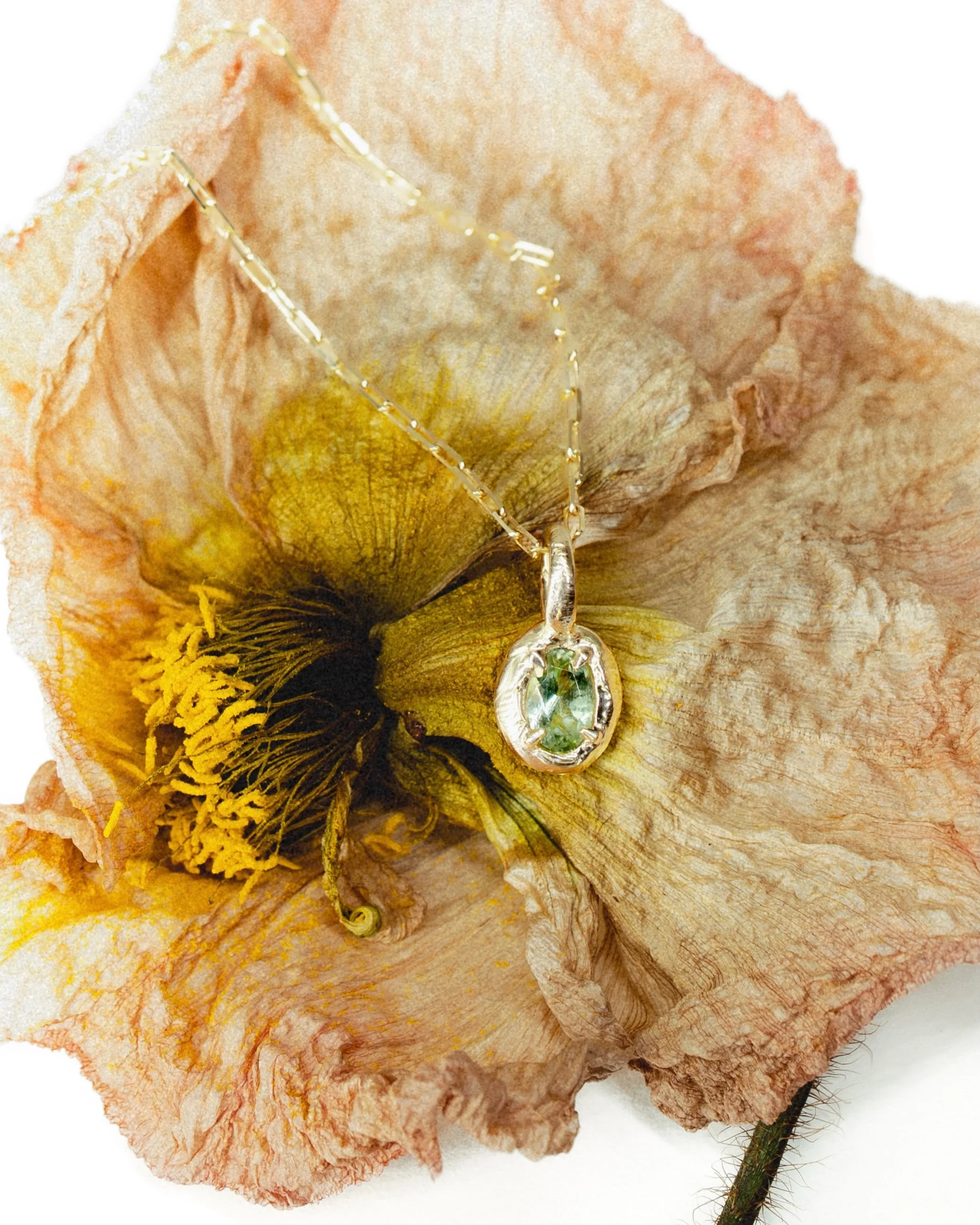 The Sweetness of Life 🌸🌷✨🌸🌷✨🌸🌷✨

#goldsmith #gemologist #finejewelry #jewelry #gemstonesjewelry