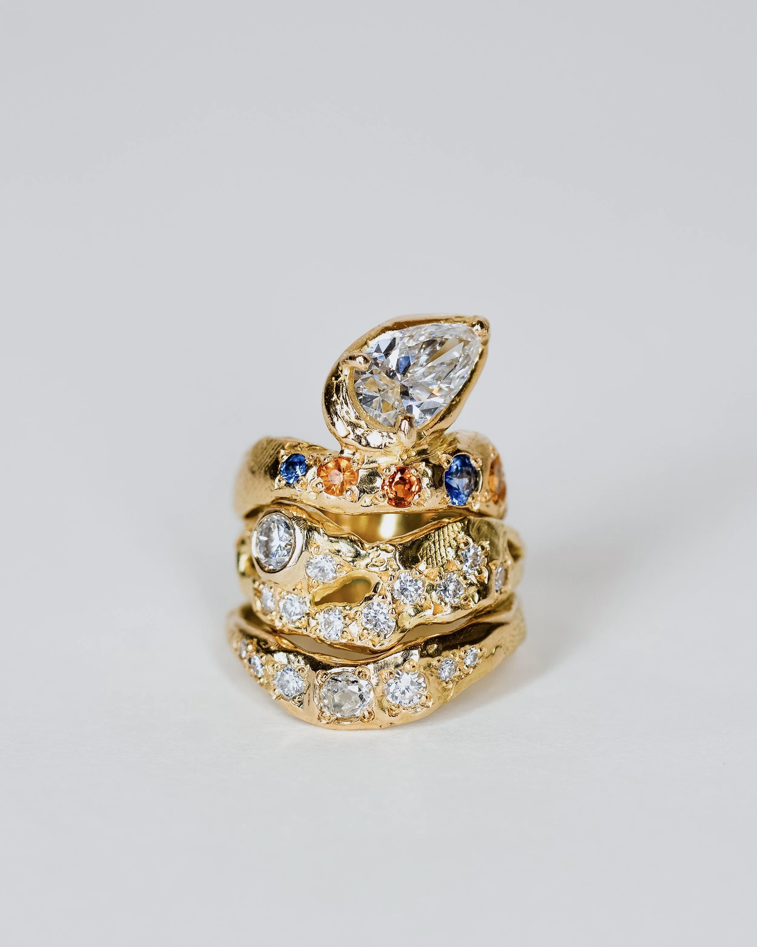 ring-trio-cosmic-sunset-falaise-vague-diamonds-gold-anaisc-1.jpg