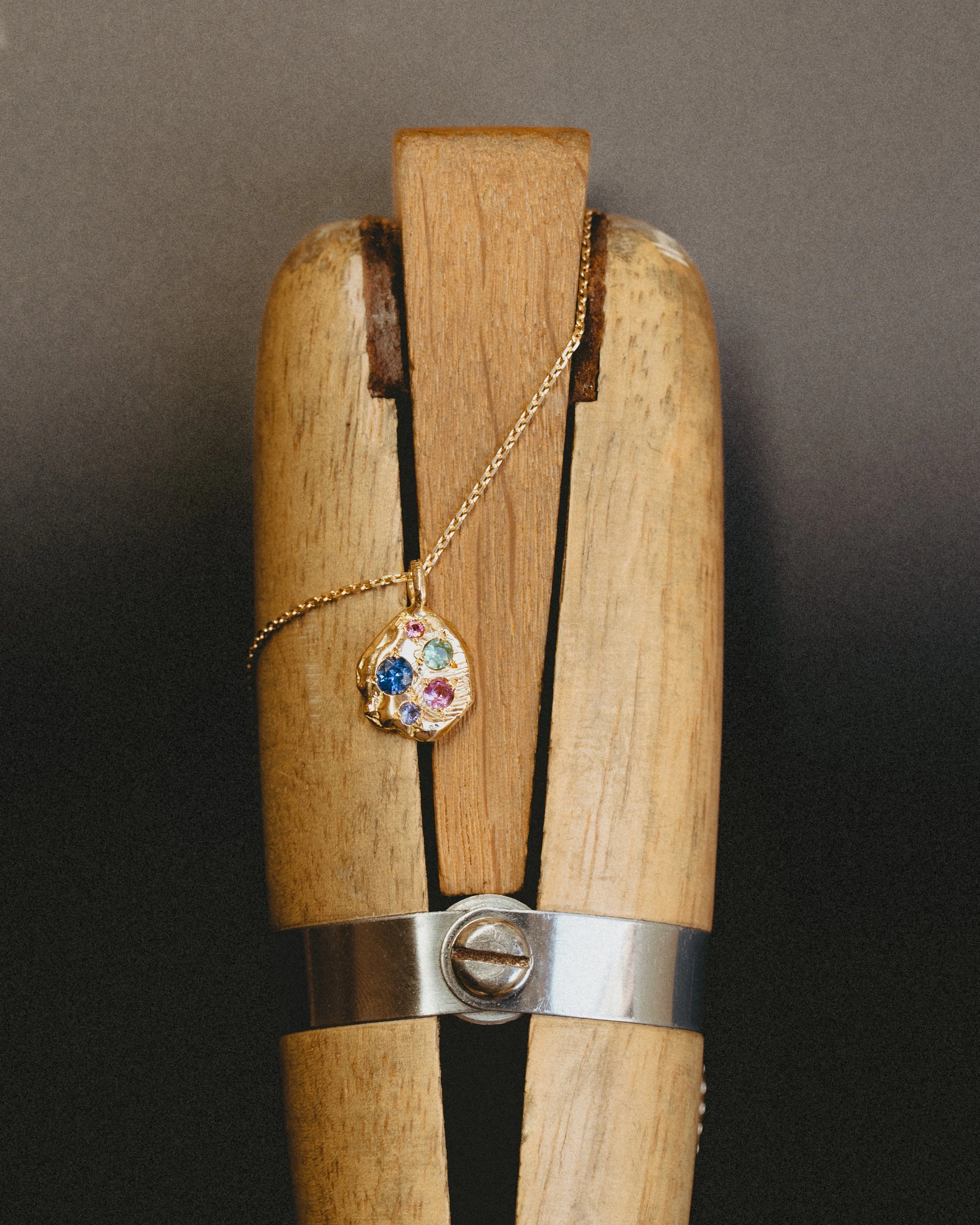 Miami-Sapphire-Necklace-anaisc2.jpg
