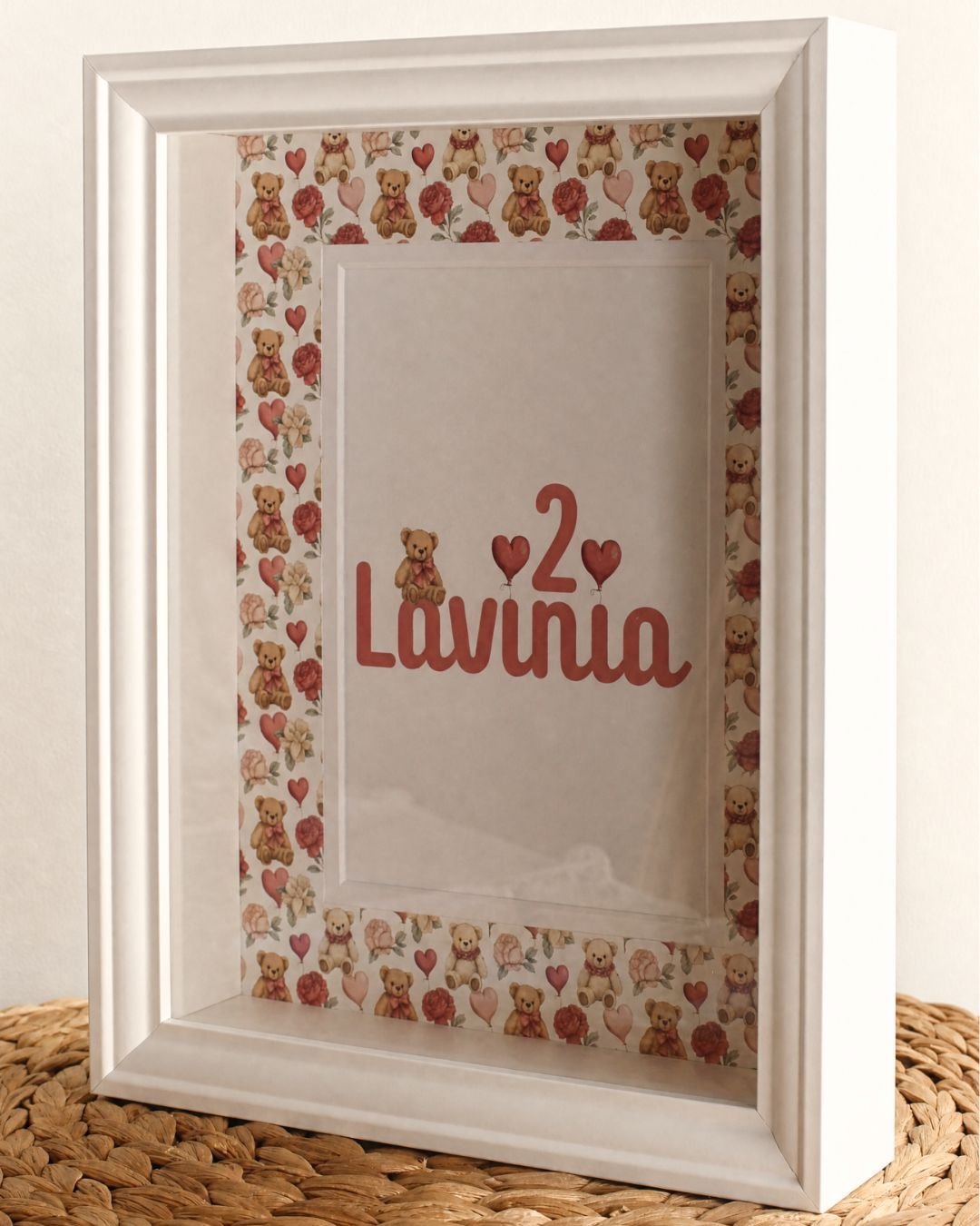 Quadretto personalizzato per compleanno bambina tema orsetti rosa con grafica coordinata.