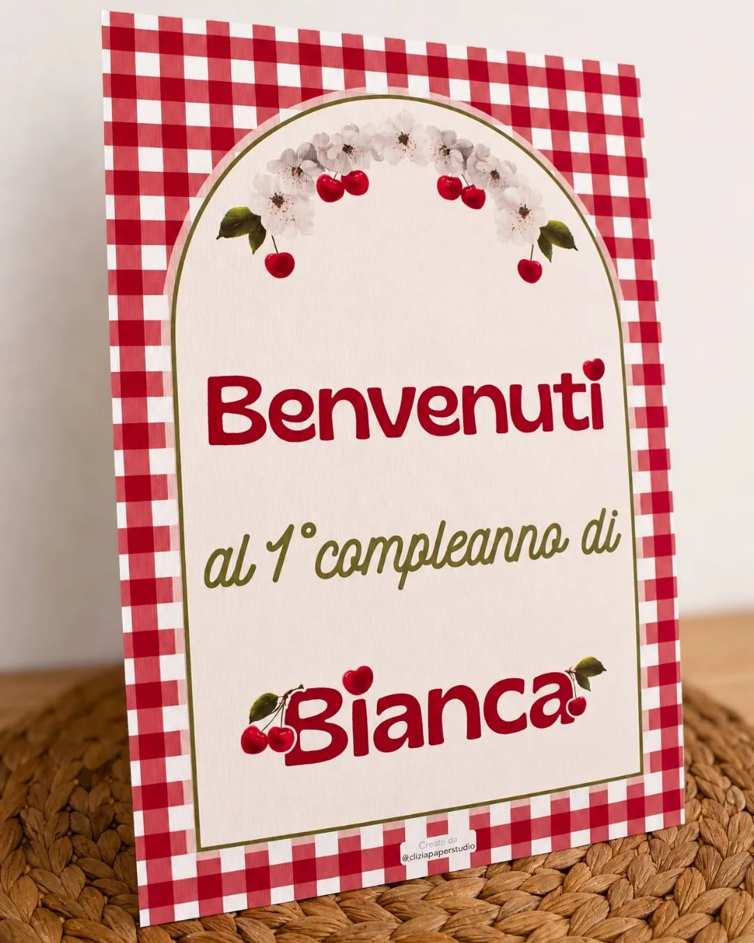 Cartello di benvenuto al compleanno a tema ciliegie