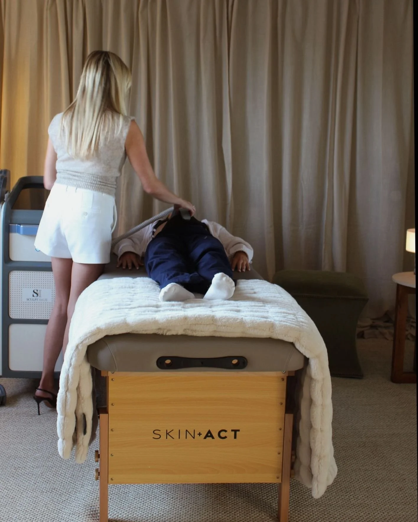 If abs are the area that just won&rsquo;t budge, despite the workouts, the steps, and doing all the &ldquo;right&rdquo; things, this is where Sculpt Haus comes in.

30 minutes. Targeted muscle stimulation. Designed to help build strength + enhance de