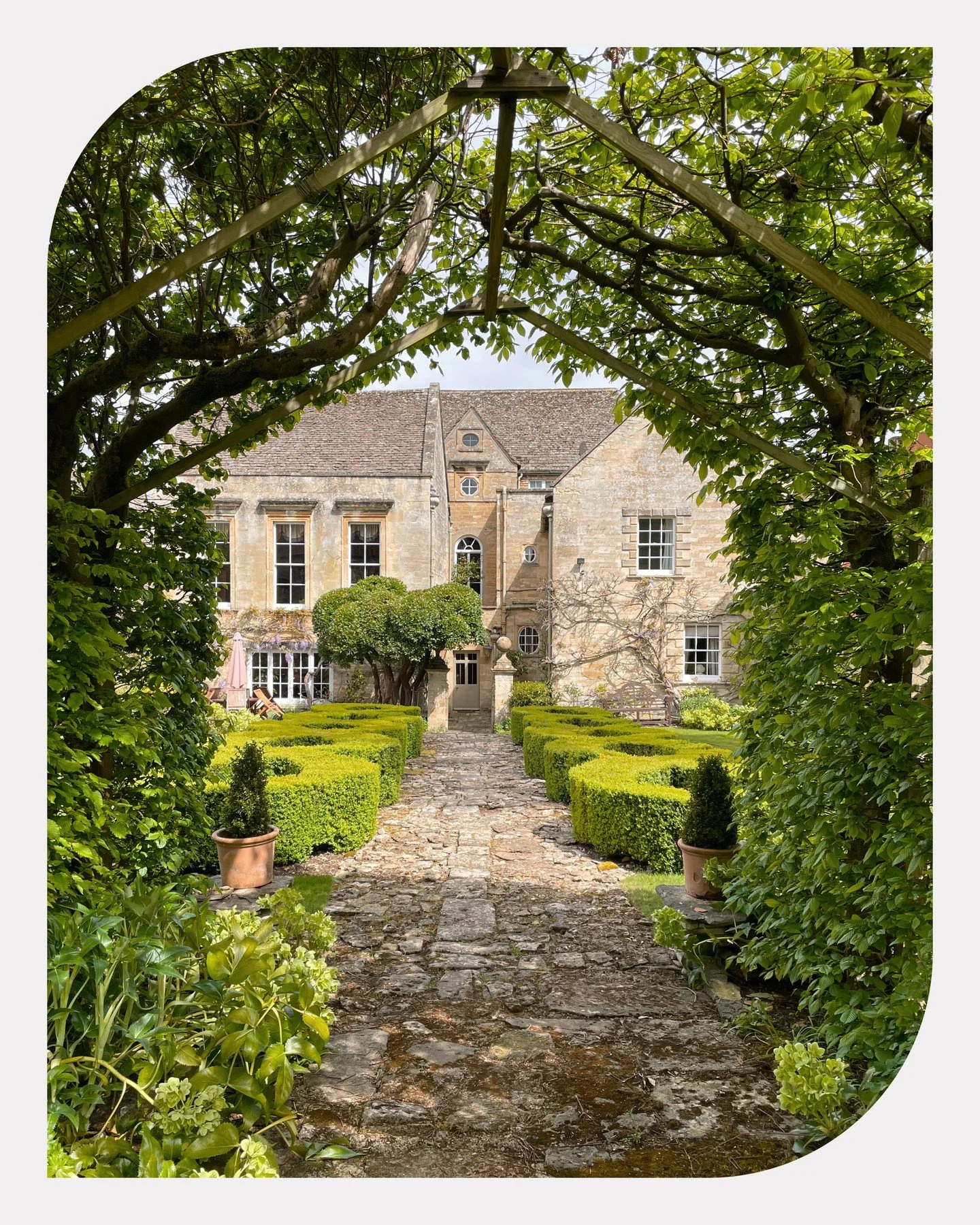 Where historic character meets contemporary sophistication - Timeless architecture, renewed for today&rsquo;s discerning clientele.

#luxuryliving #cotswolds #restoration