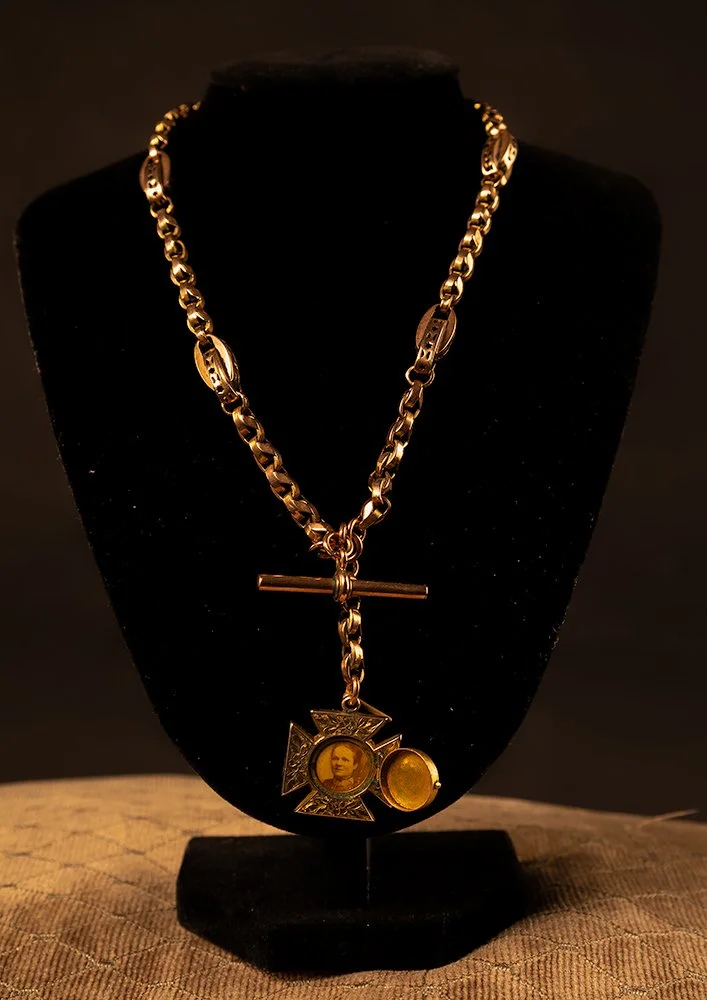 2 - Albert Chain.jpg