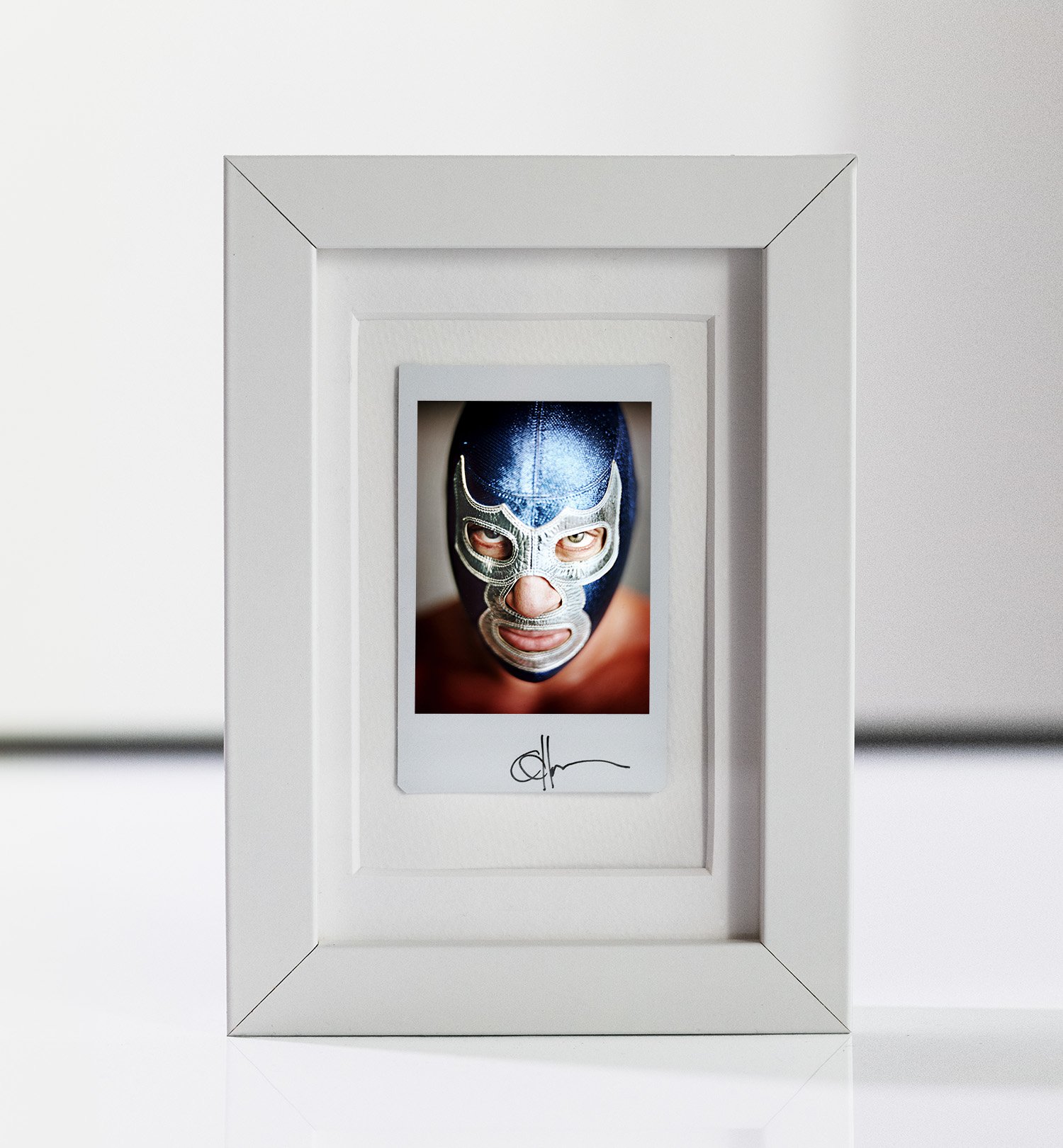 white frame straight on copy master dont fuck up copy.jpg
